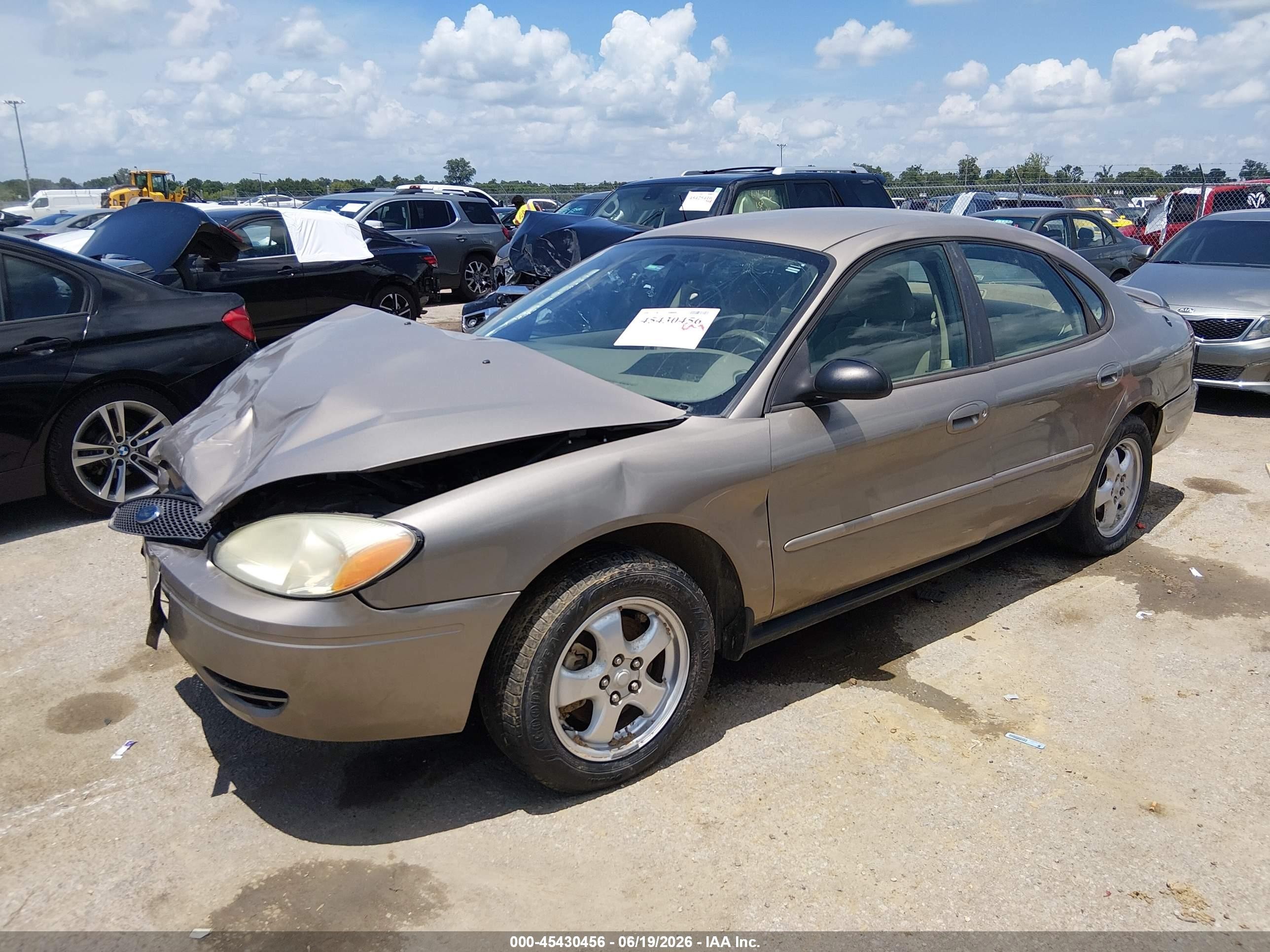 2007 Ford Taurus Se Gold vin: 1FAFP53U67A172349
