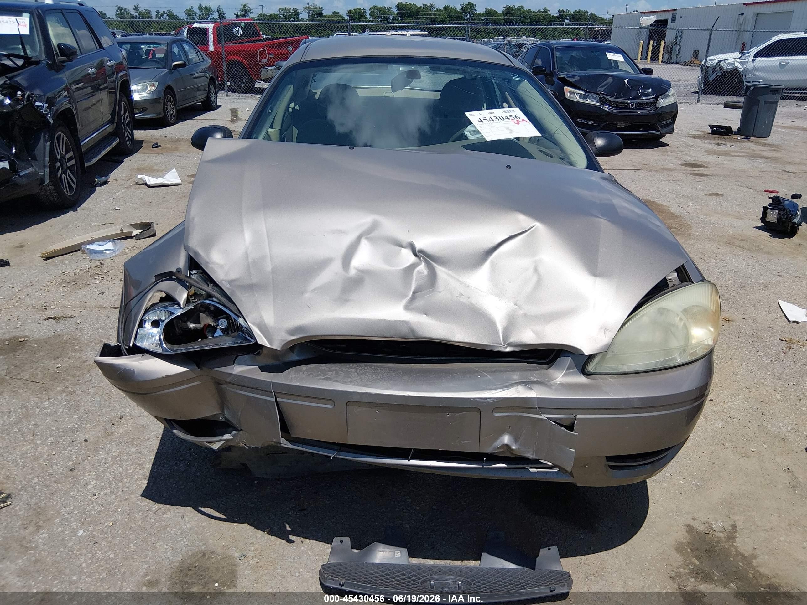 2007 Ford Taurus Se Gold vin: 1FAFP53U67A172349