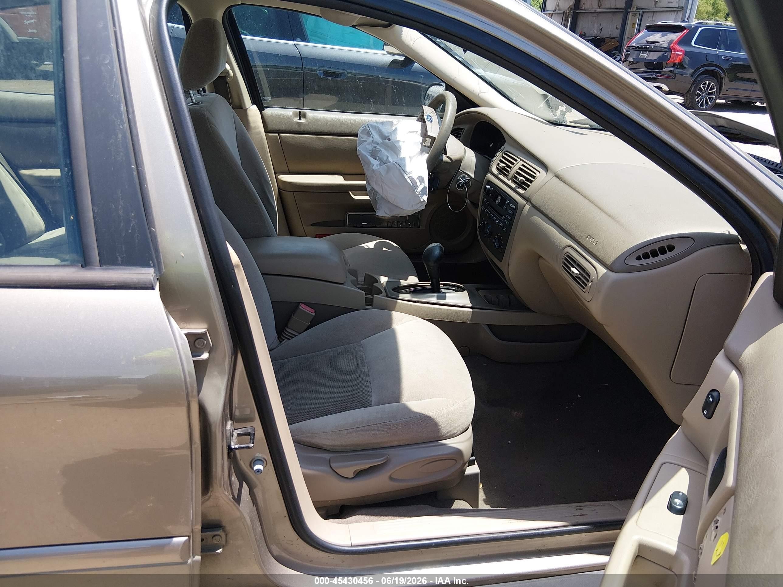 2007 Ford Taurus Se Gold vin: 1FAFP53U67A172349