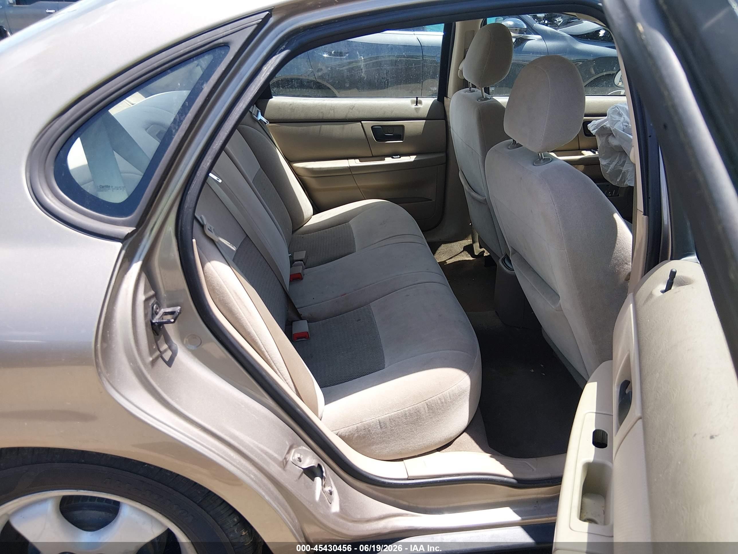2007 Ford Taurus Se Gold vin: 1FAFP53U67A172349