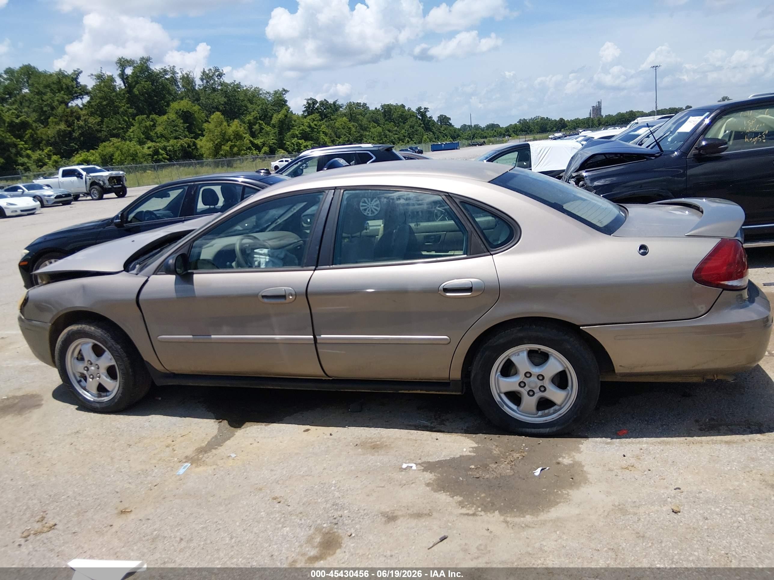 2007 Ford Taurus Se Gold vin: 1FAFP53U67A172349