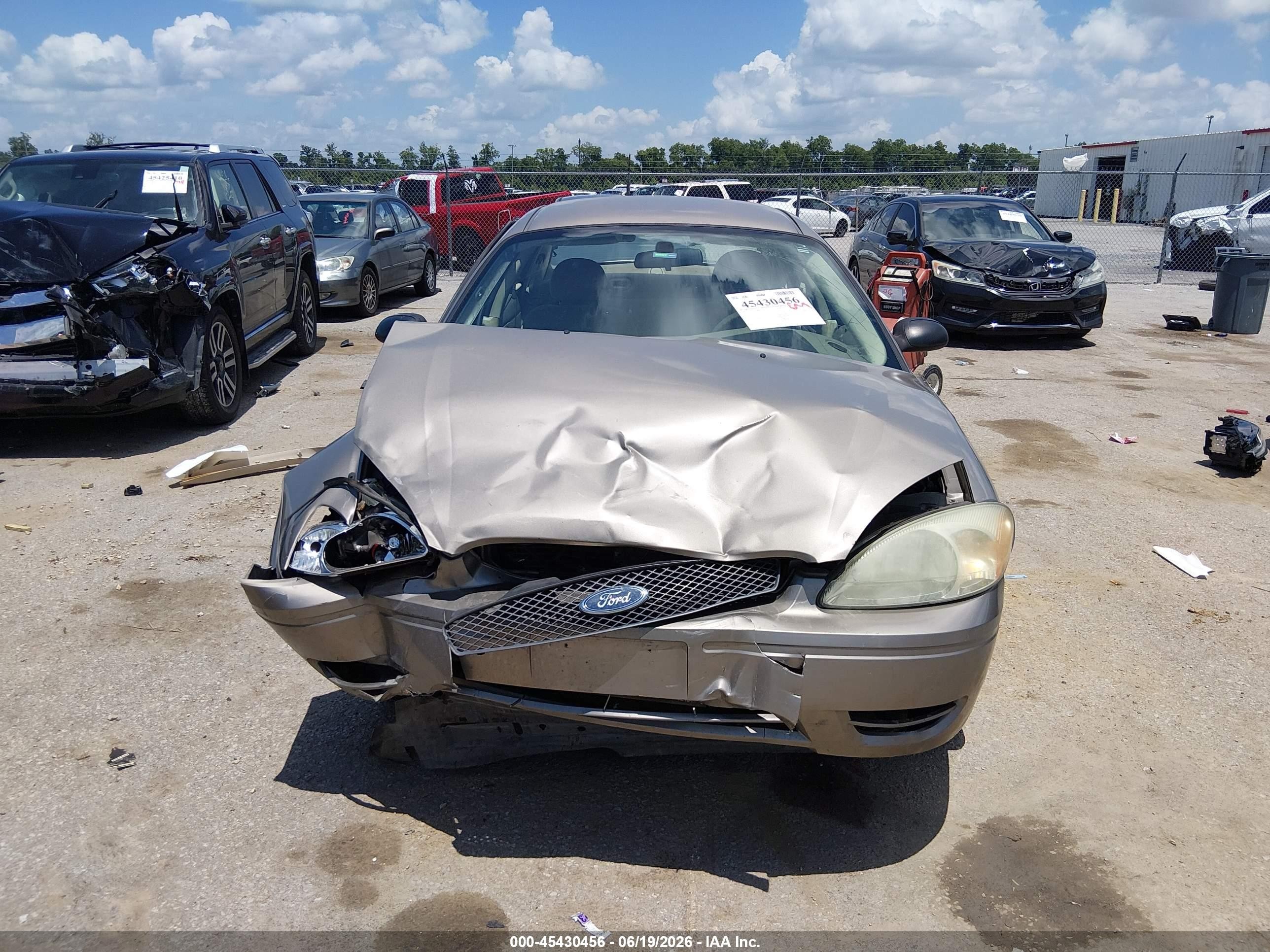 2007 Ford Taurus Se Gold vin: 1FAFP53U67A172349