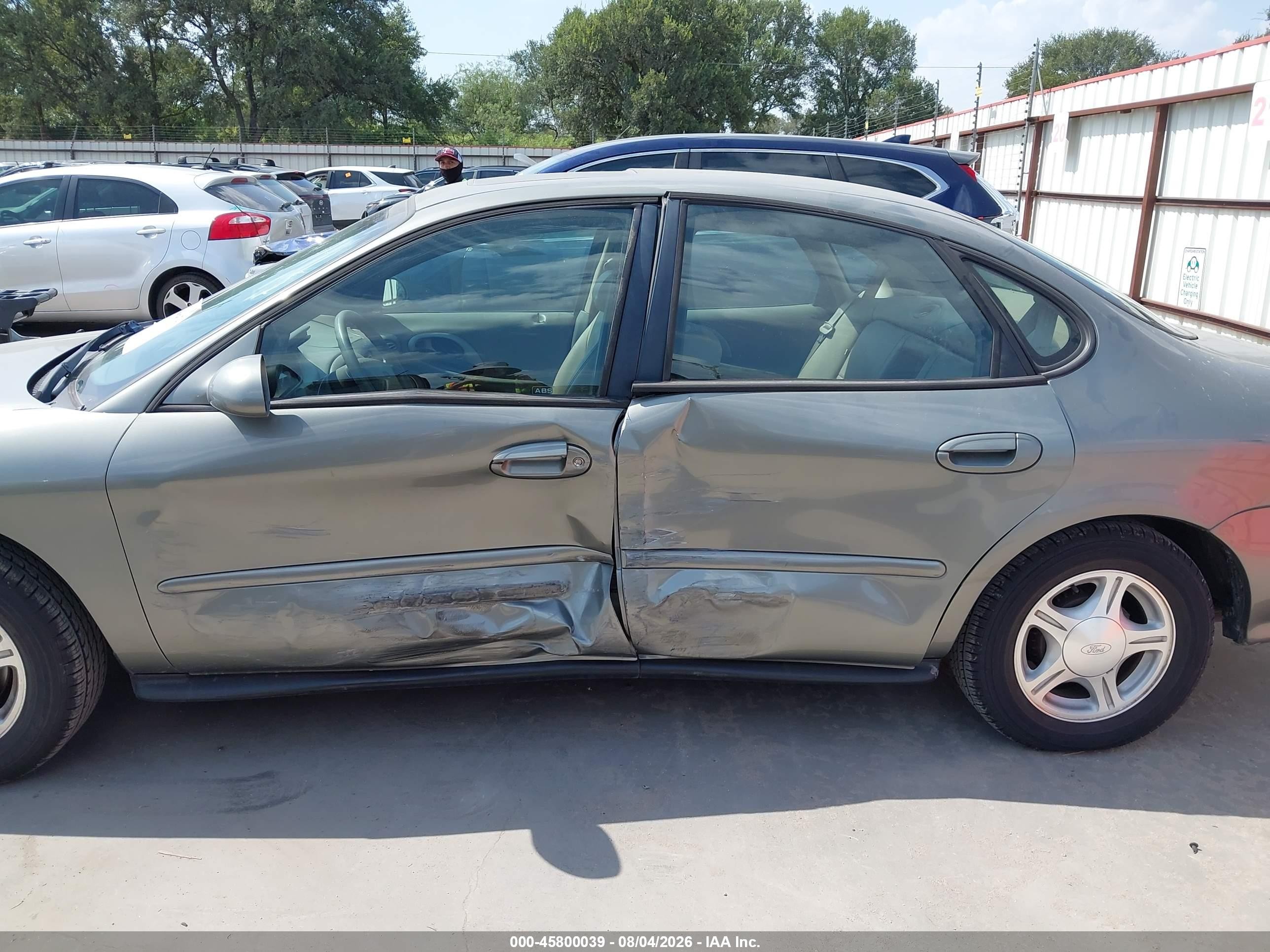 1999 Ford Taurus Se/se-ne Tan vin: 1FAFP53U6XG297672