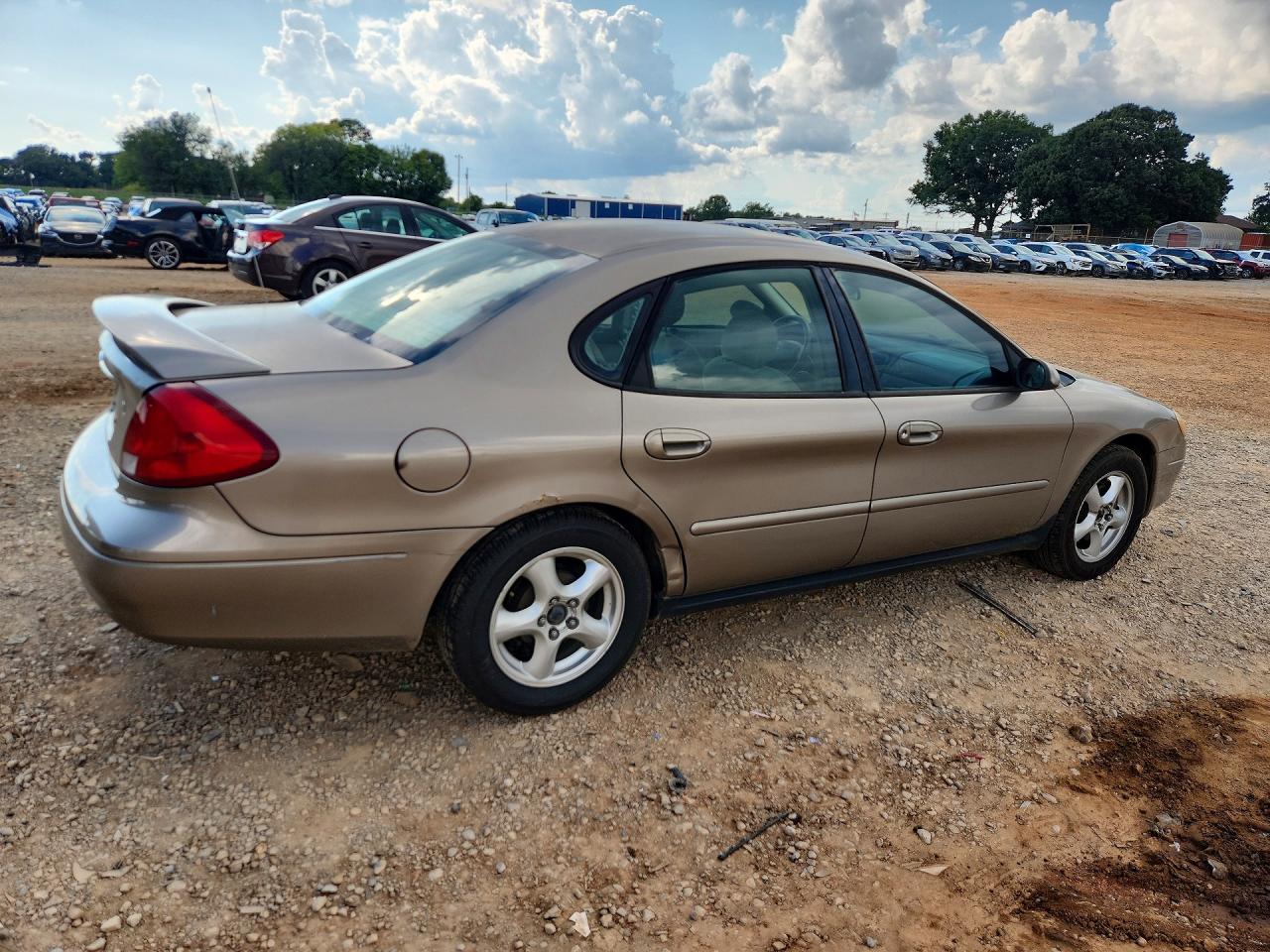 2002 Ford Taurus Se Золотой vin: 1FAFP53U72G219474