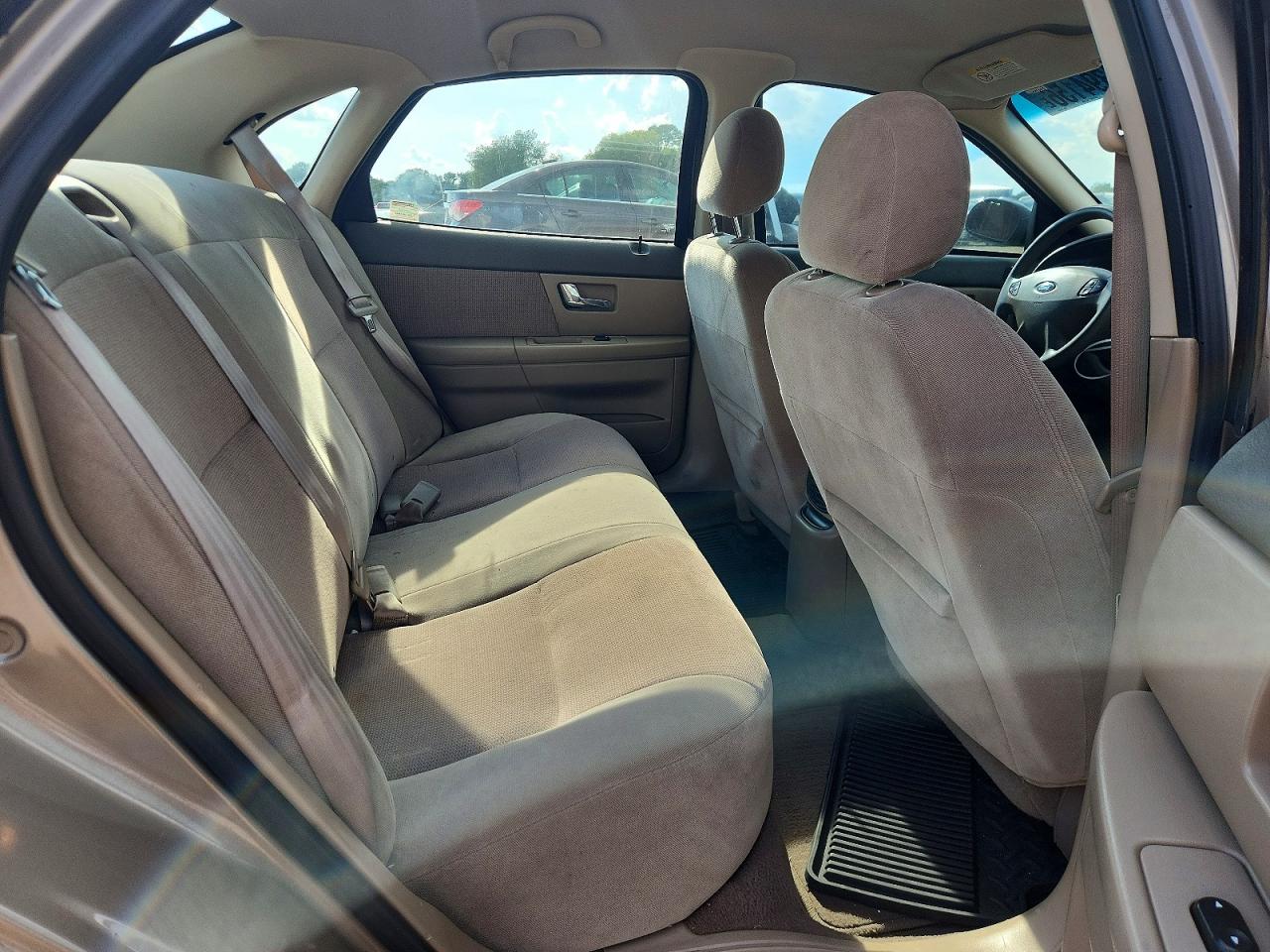2002 Ford Taurus Se Золотой vin: 1FAFP53U72G219474