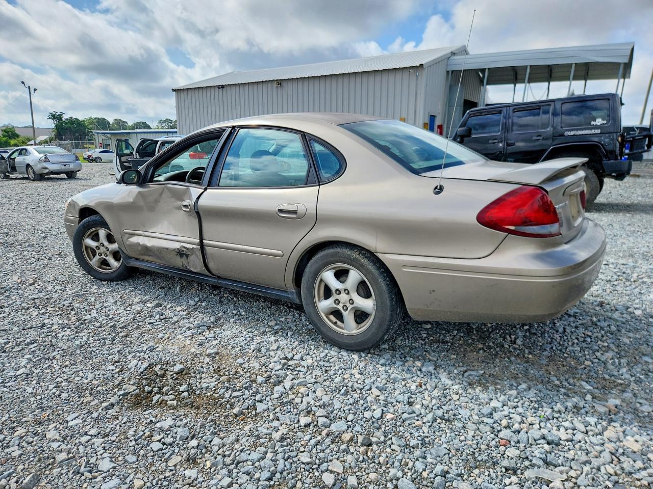 2004 Ford Taurus Se Tan vin: 1FAFP53U74A112544