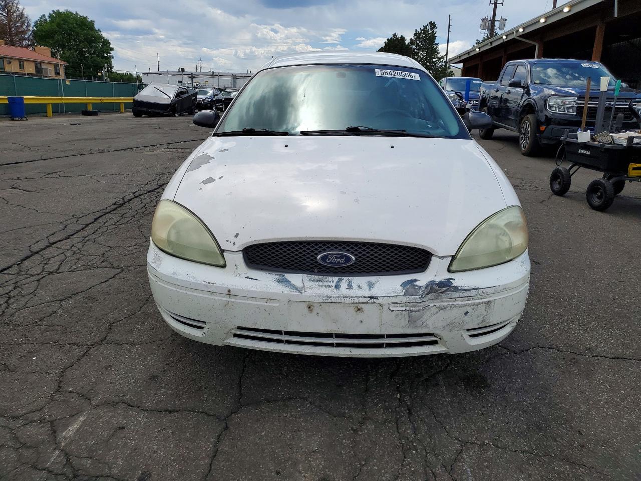 2004 Ford Taurus White vin: 1FAFP53U74G177391