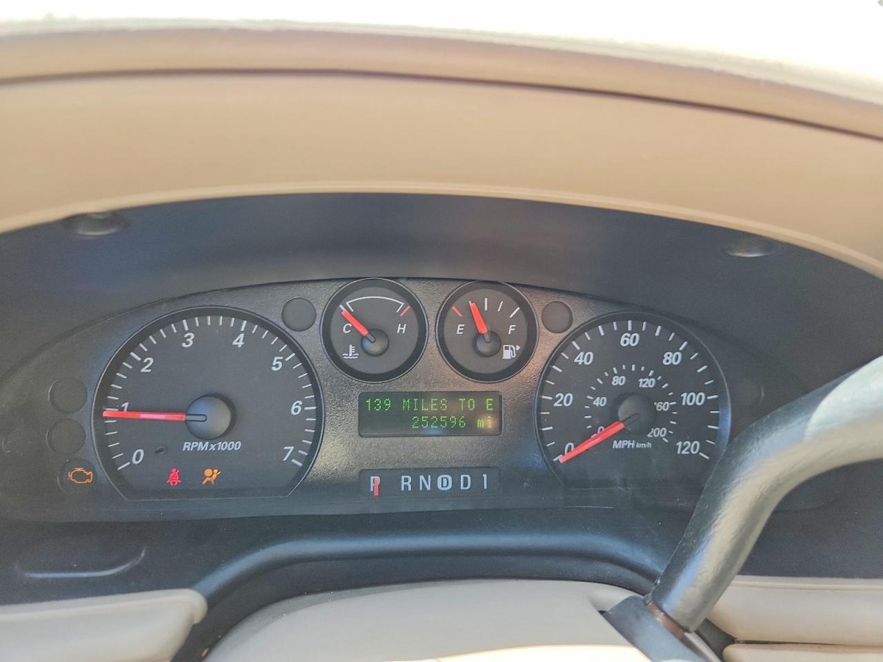 2007 Ford Taurus Se Желто-коричневый vin: 1FAFP53U77A216679
