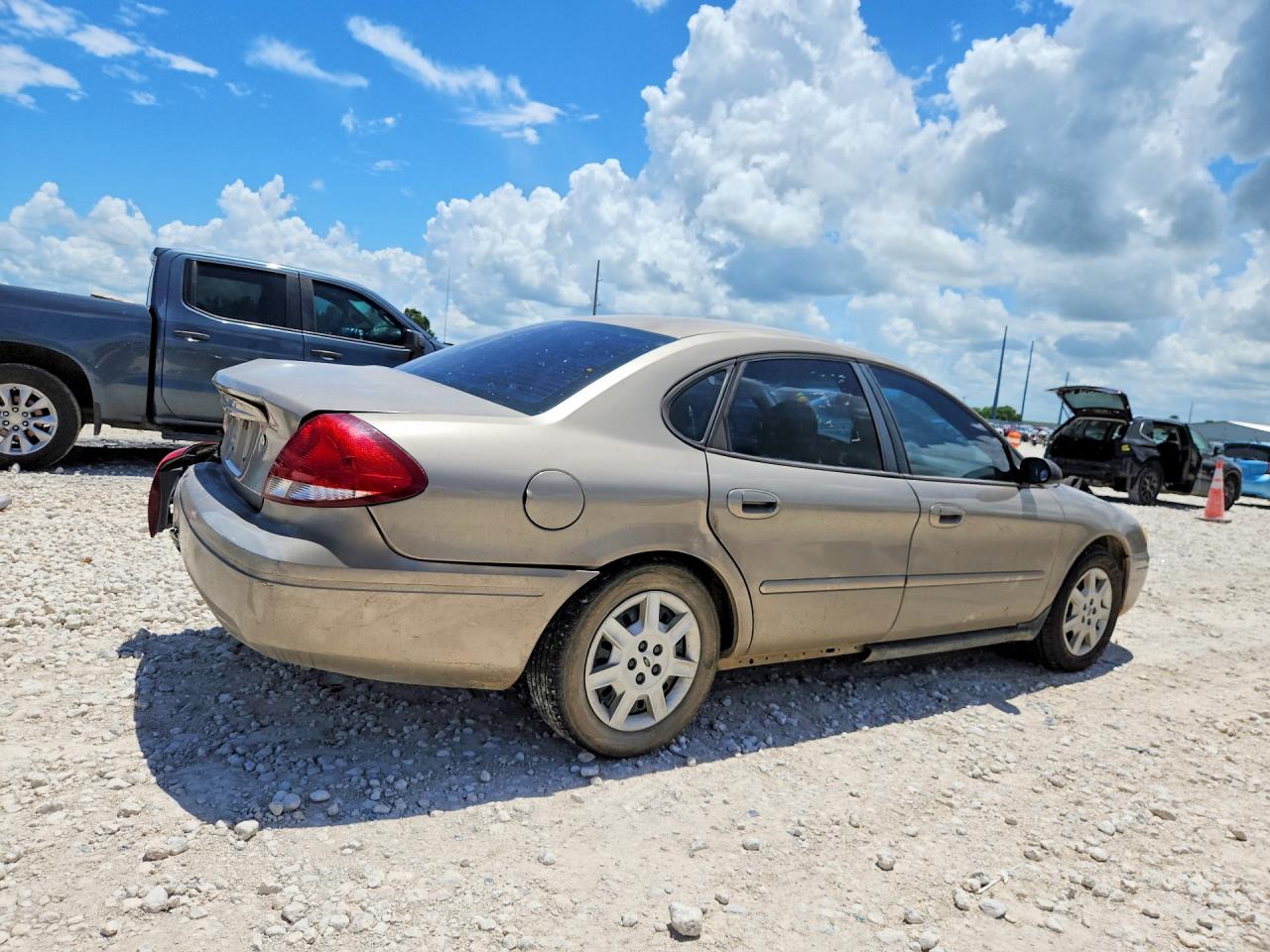 2007 Ford Taurus Se Желто-коричневый vin: 1FAFP53U77A216679