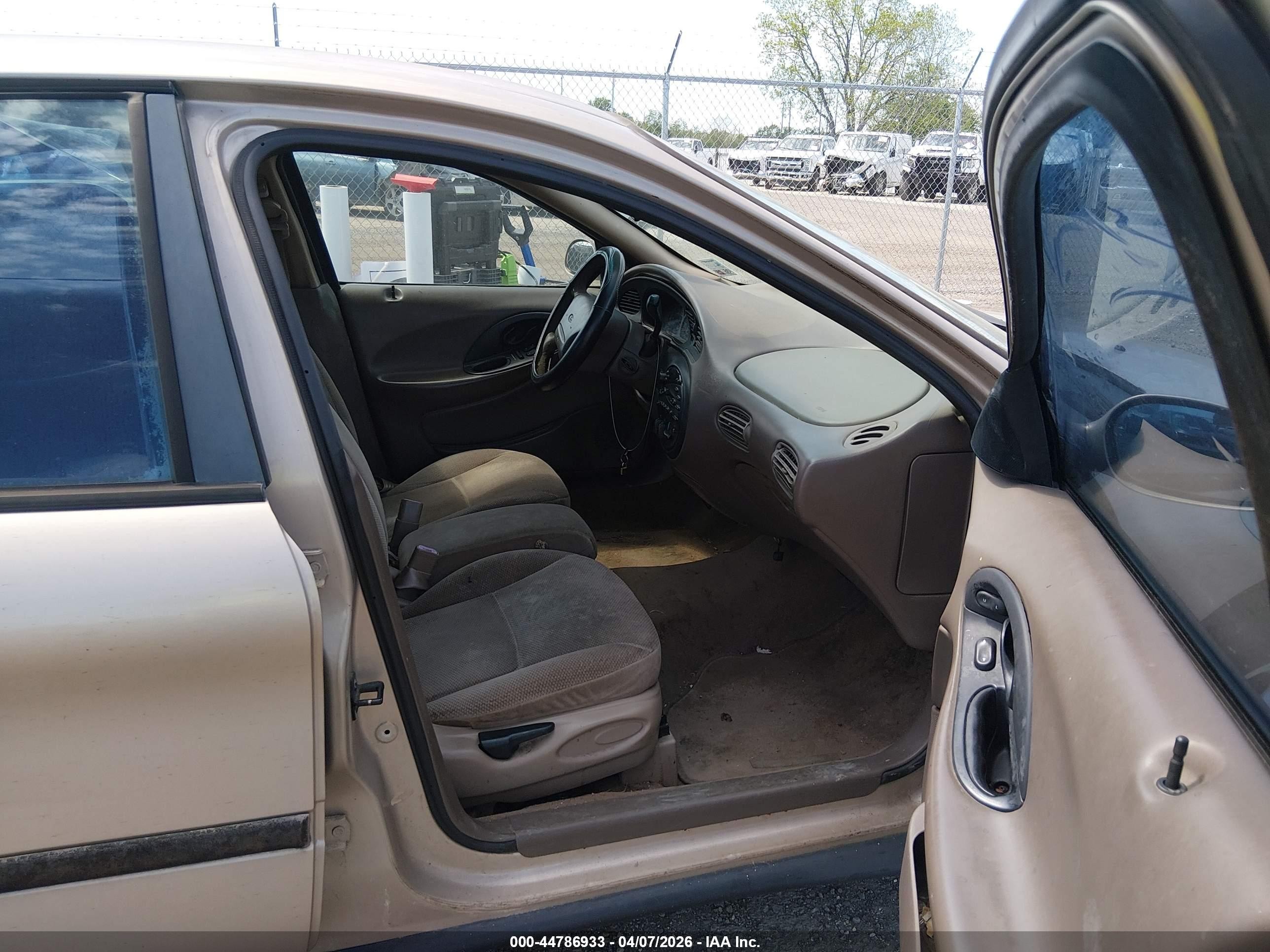 1999 Ford Taurus Se/se-ne Tan vin: 1FAFP53U7XA293164