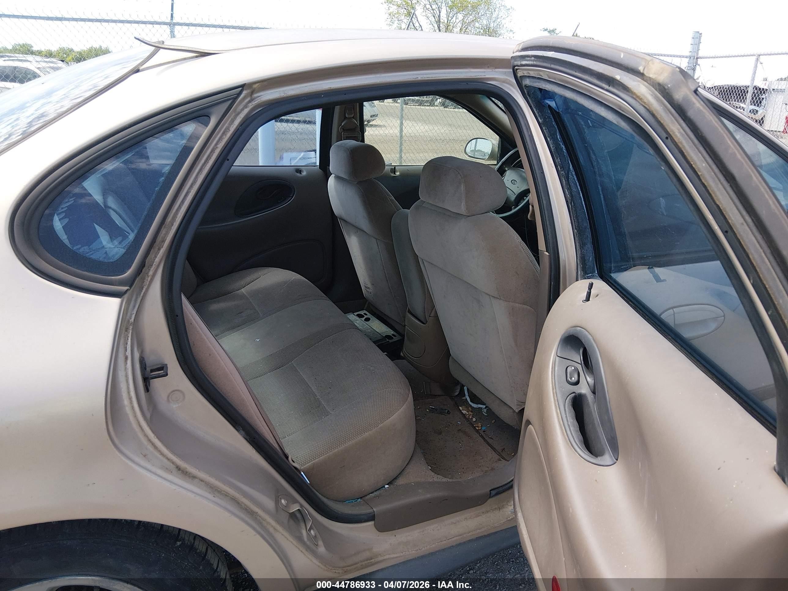 1999 Ford Taurus Se/se-ne Tan vin: 1FAFP53U7XA293164