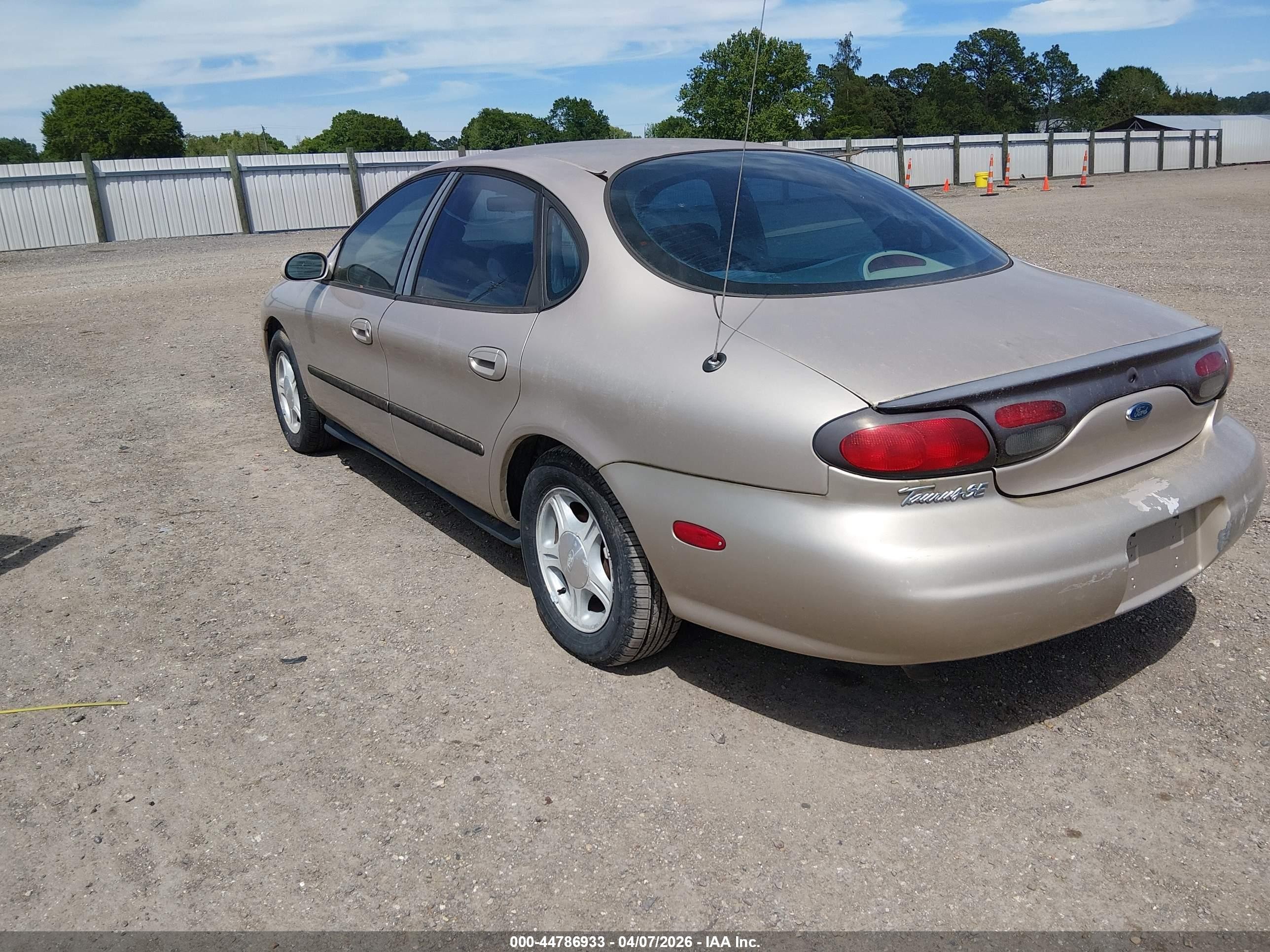 1999 Ford Taurus Se/se-ne Tan vin: 1FAFP53U7XA293164