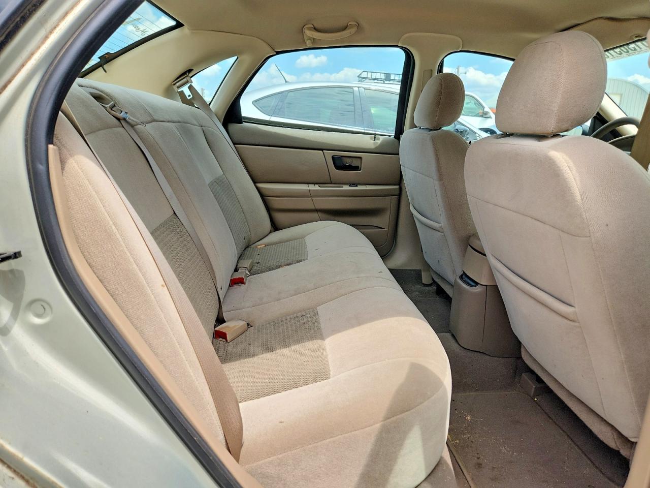 2004 Ford Taurus Se Серебряный vin: 1FAFP53U84G100951
