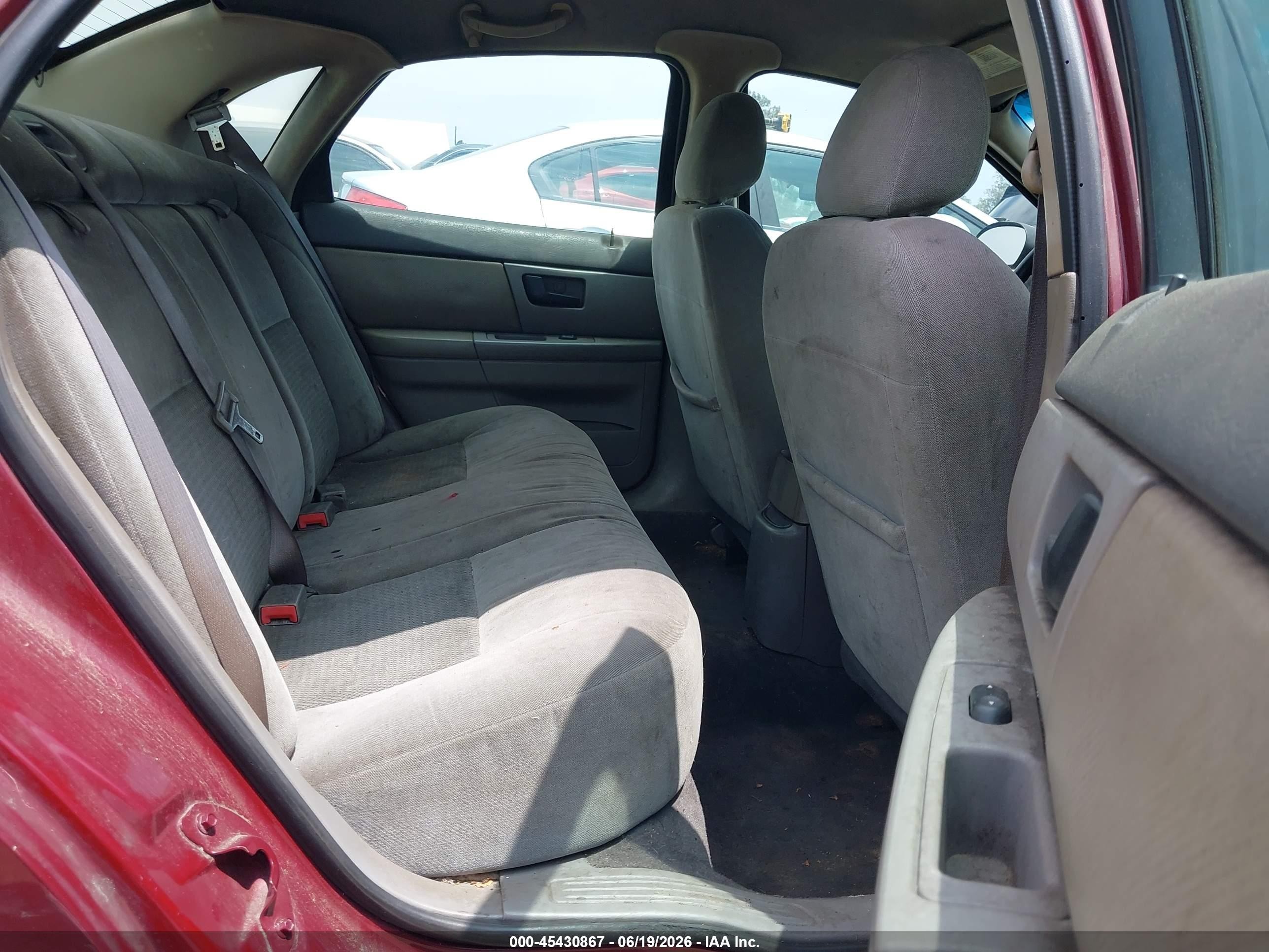 2004 Ford Taurus Se Red vin: 1FAFP53U84G127924