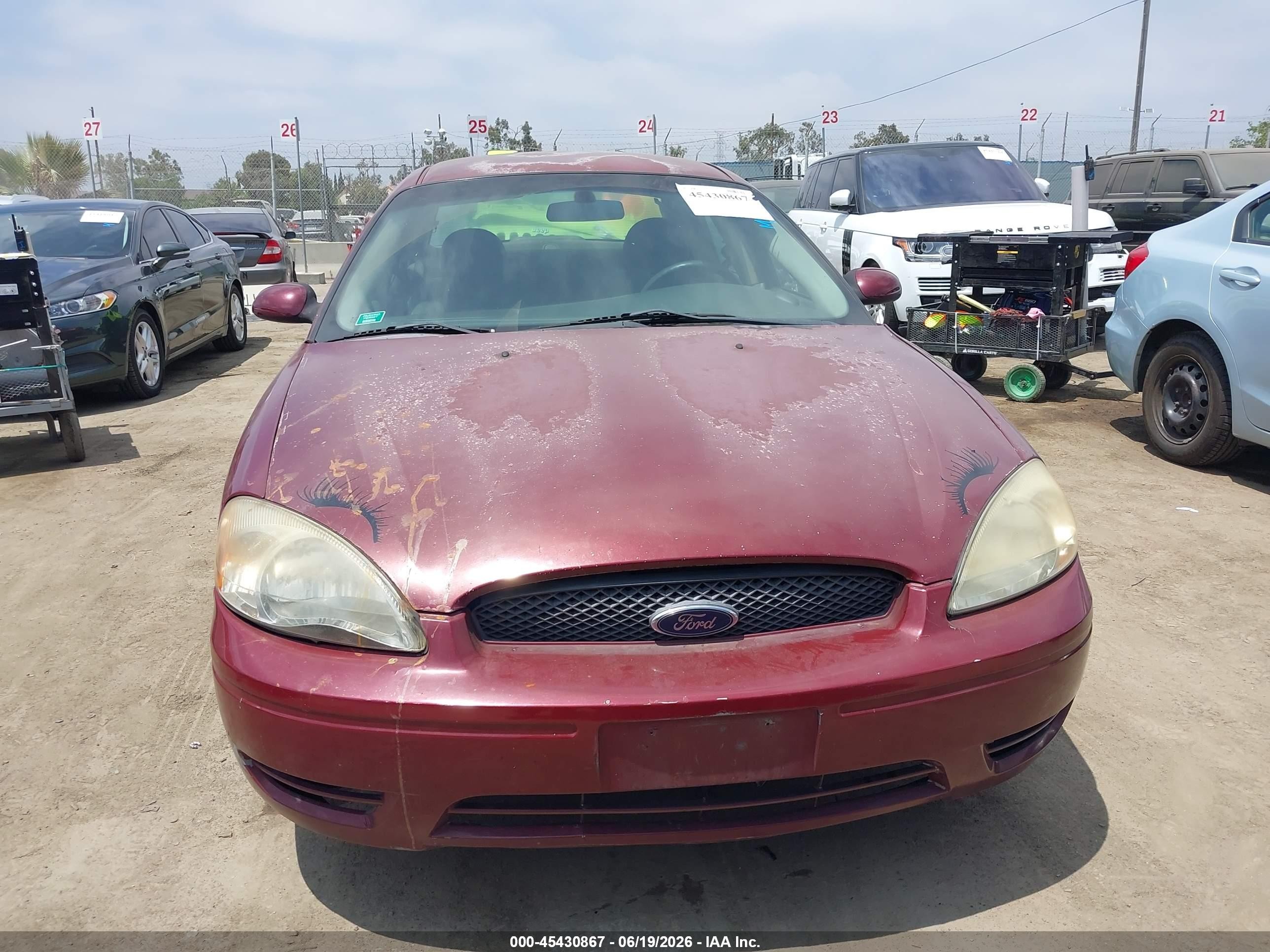 2004 Ford Taurus Se Red vin: 1FAFP53U84G127924