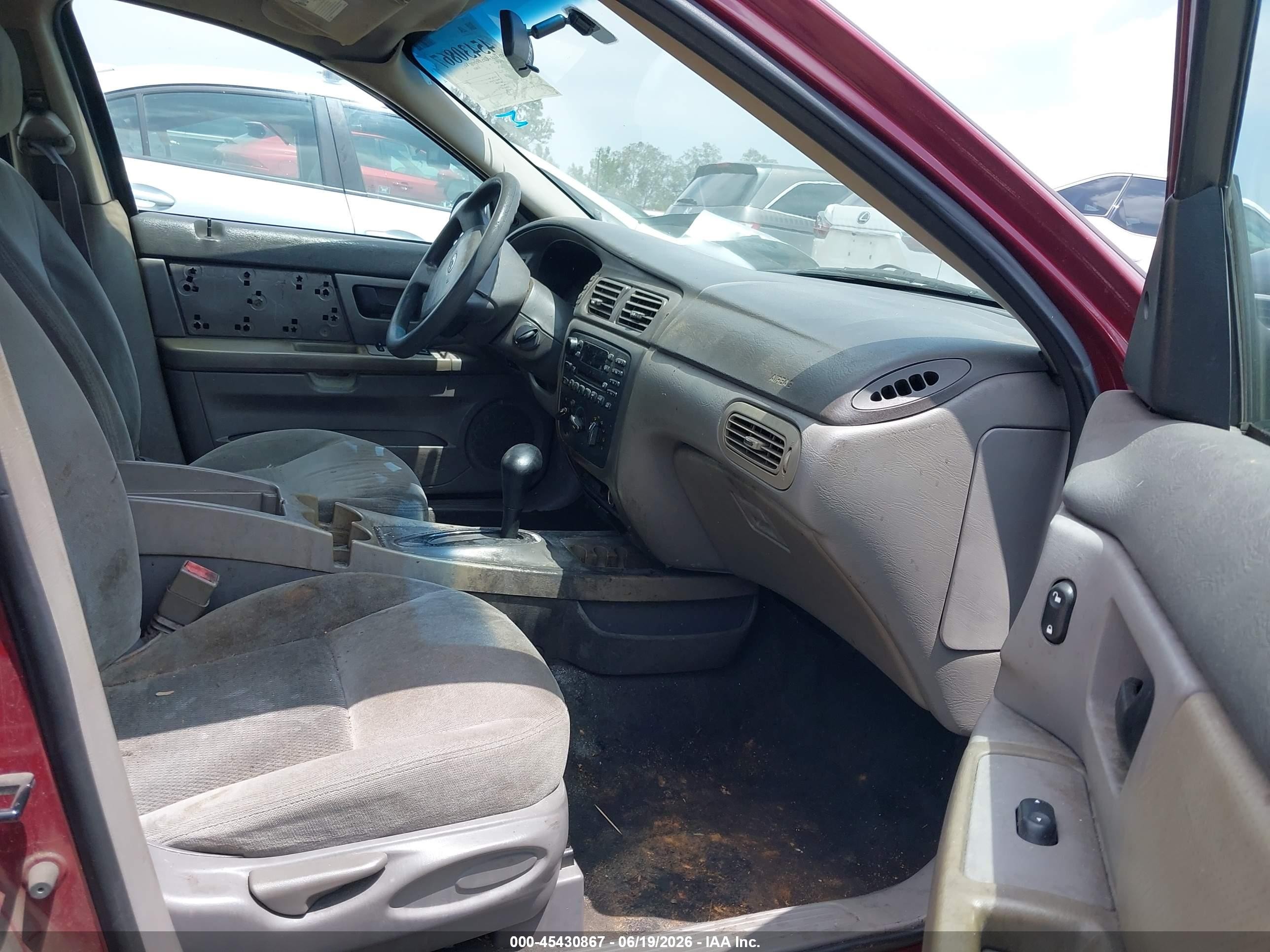 2004 Ford Taurus Se Red vin: 1FAFP53U84G127924