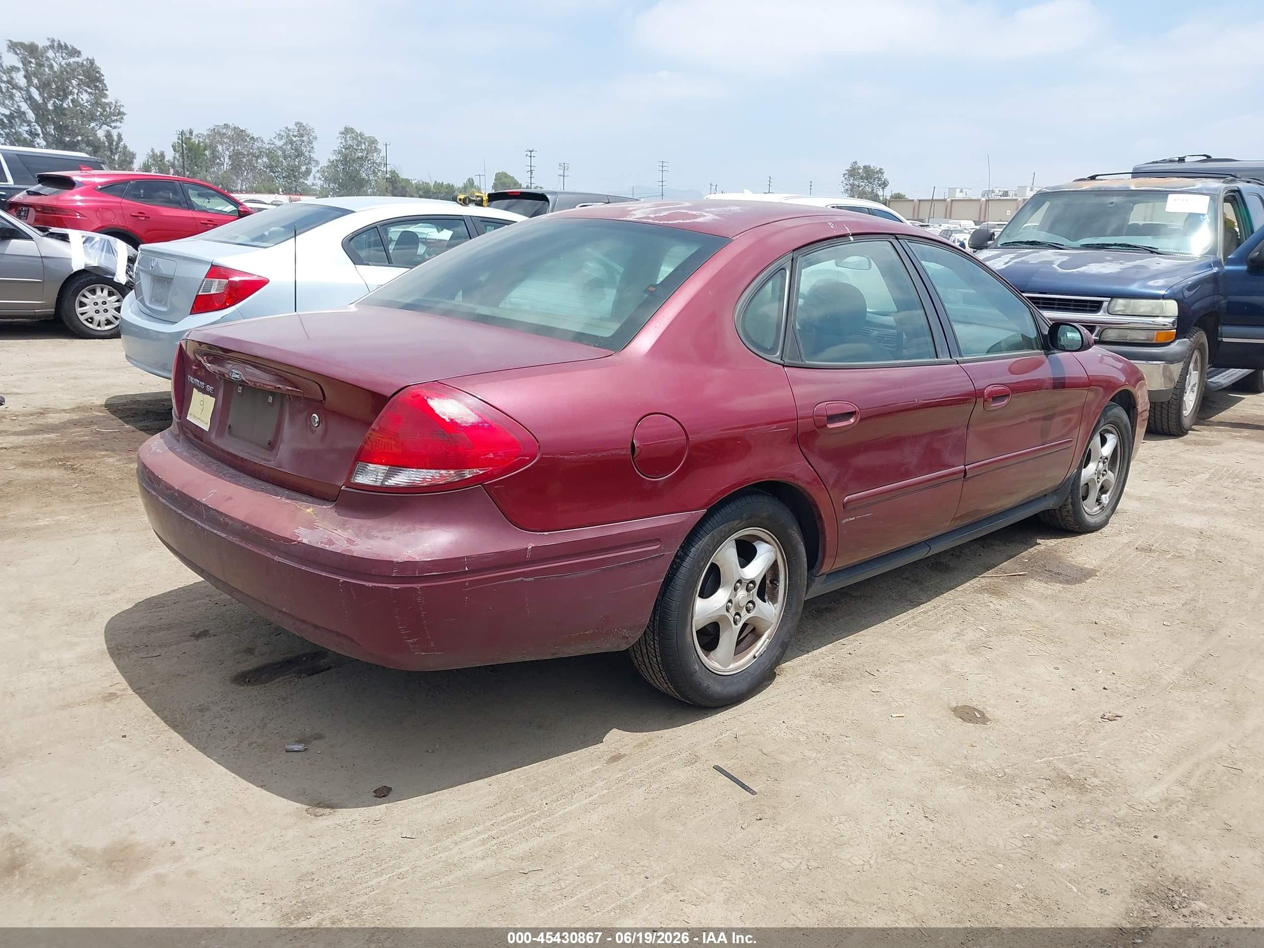 2004 Ford Taurus Se Red vin: 1FAFP53U84G127924