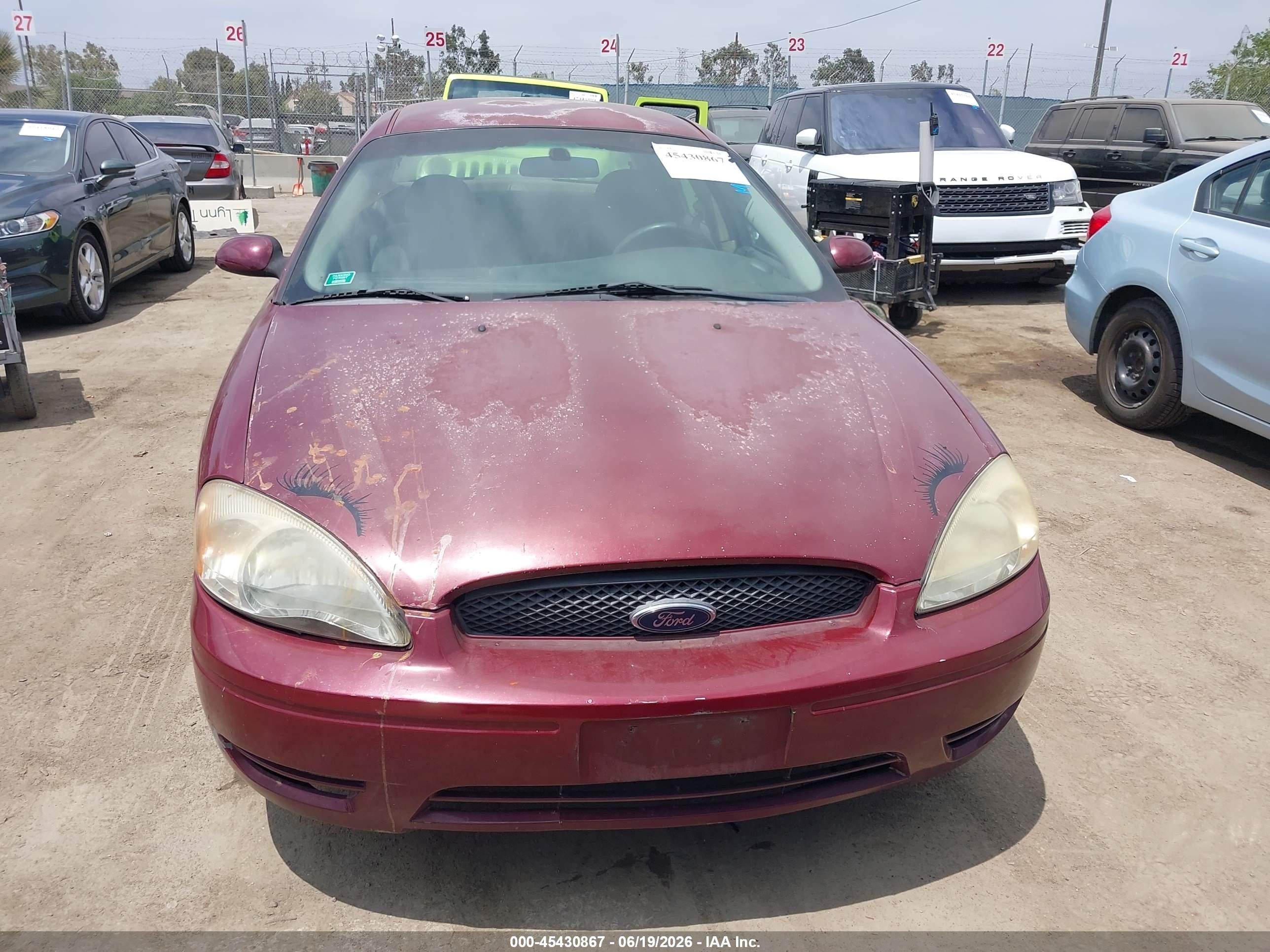 2004 Ford Taurus Se Red vin: 1FAFP53U84G127924