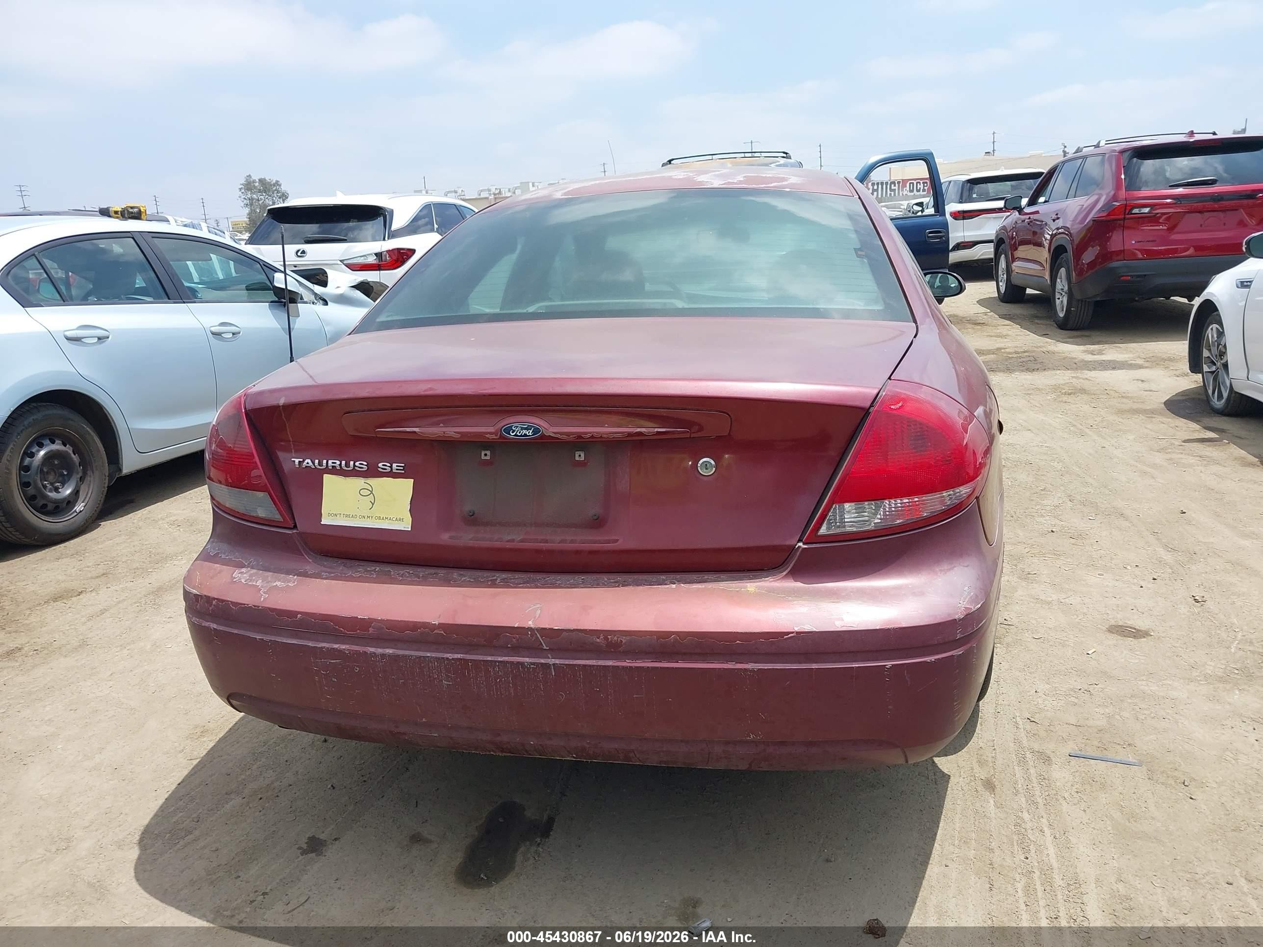 2004 Ford Taurus Se Red vin: 1FAFP53U84G127924