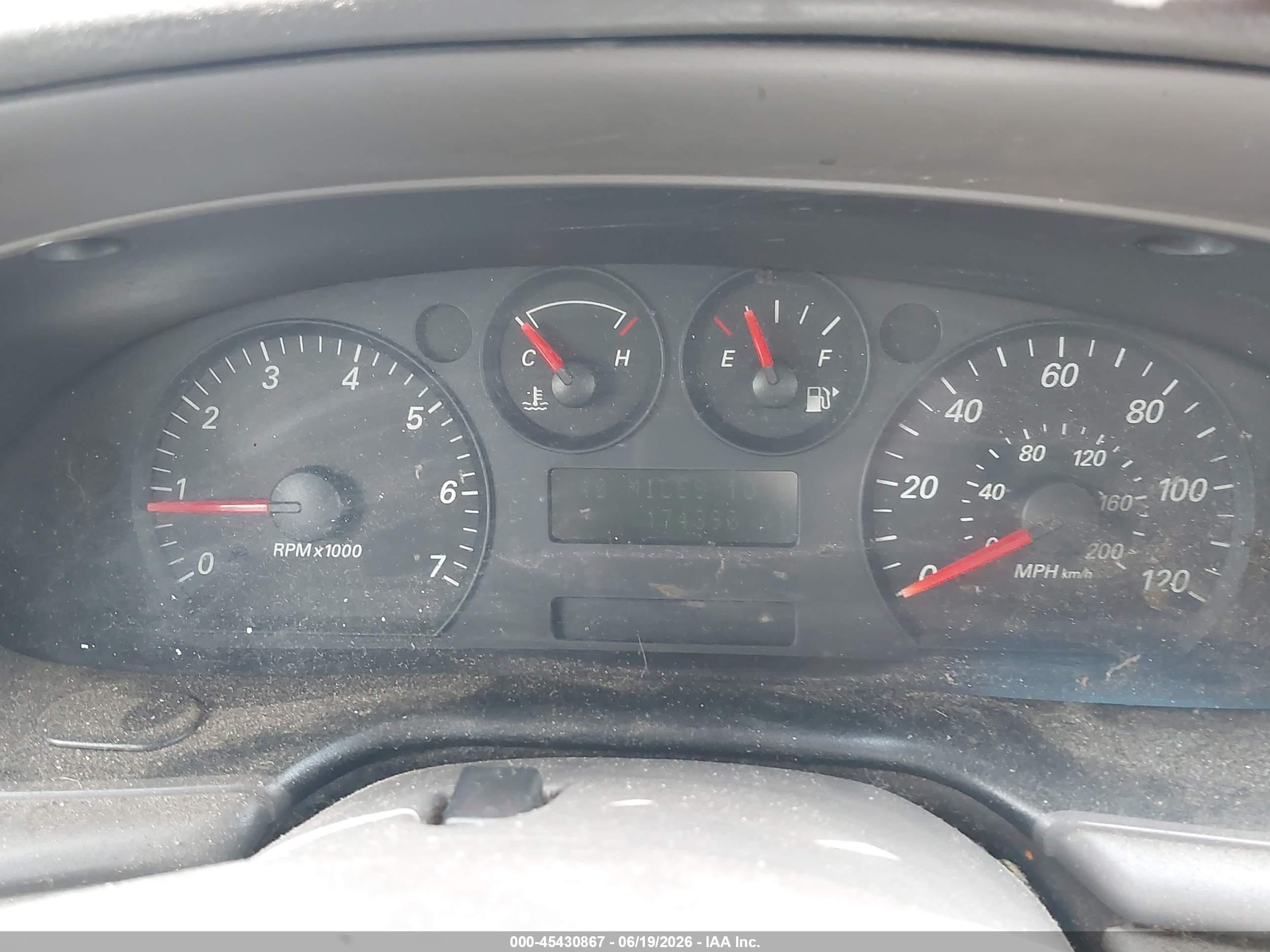 2004 Ford Taurus Se Red vin: 1FAFP53U84G127924