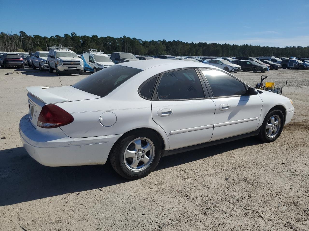 2006 Ford Taurus Se White vin: 1FAFP53U86A195629
