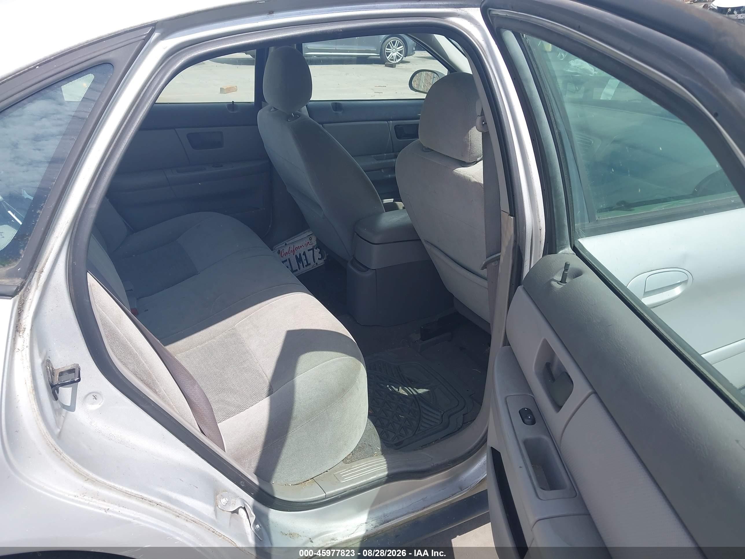 2007 Ford Taurus Se Silver vin: 1FAFP53U87A181425