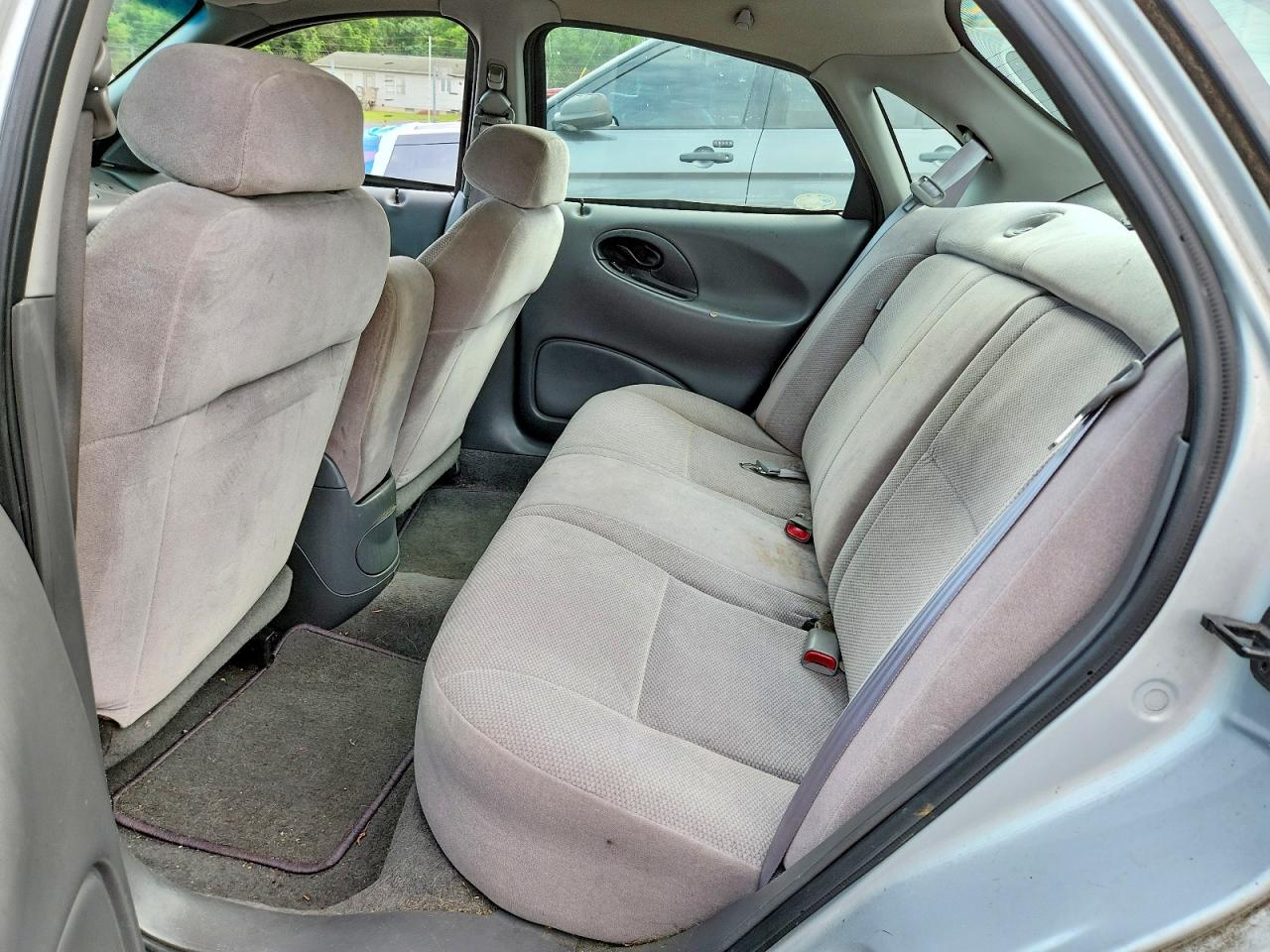 1999 Ford Taurus Se Silver vin: 1FAFP53U8XA248945