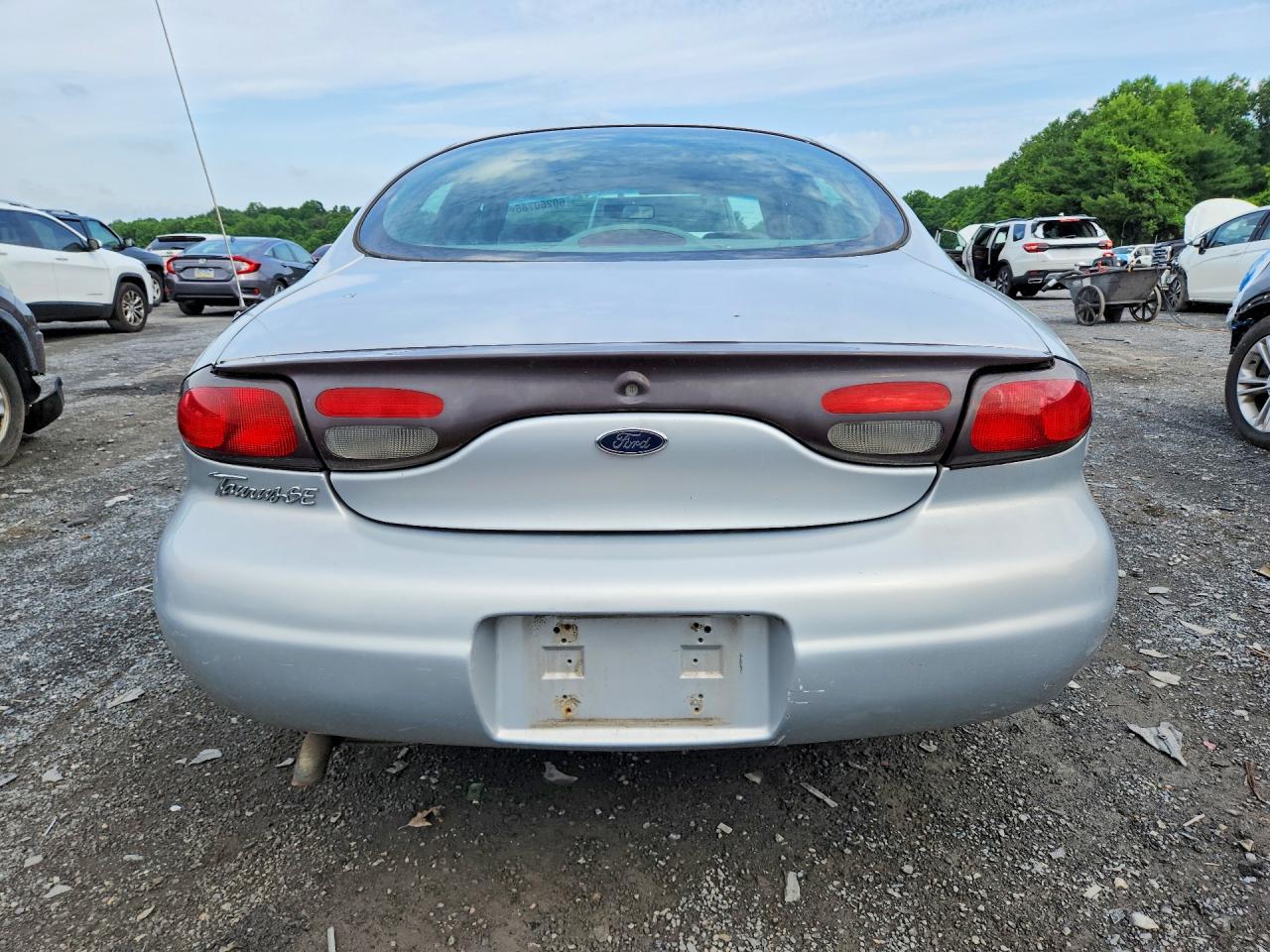 1999 Ford Taurus Se Silver vin: 1FAFP53U8XA248945