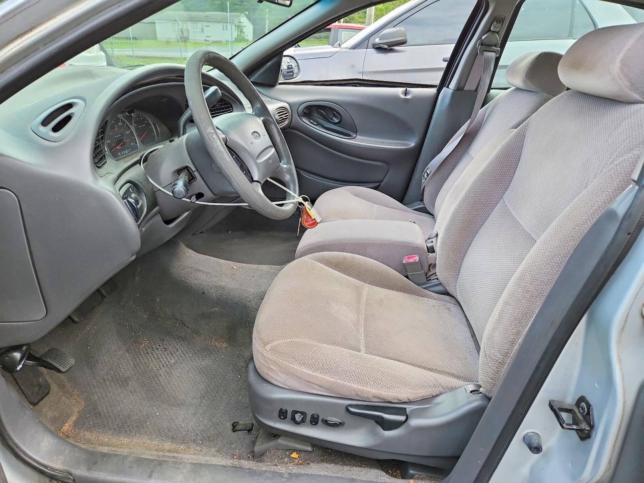 1999 Ford Taurus Se Silver vin: 1FAFP53U8XA248945