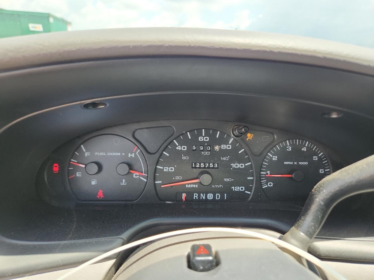 2001 Ford Taurus Se Красный vin: 1FAFP53U91A175852