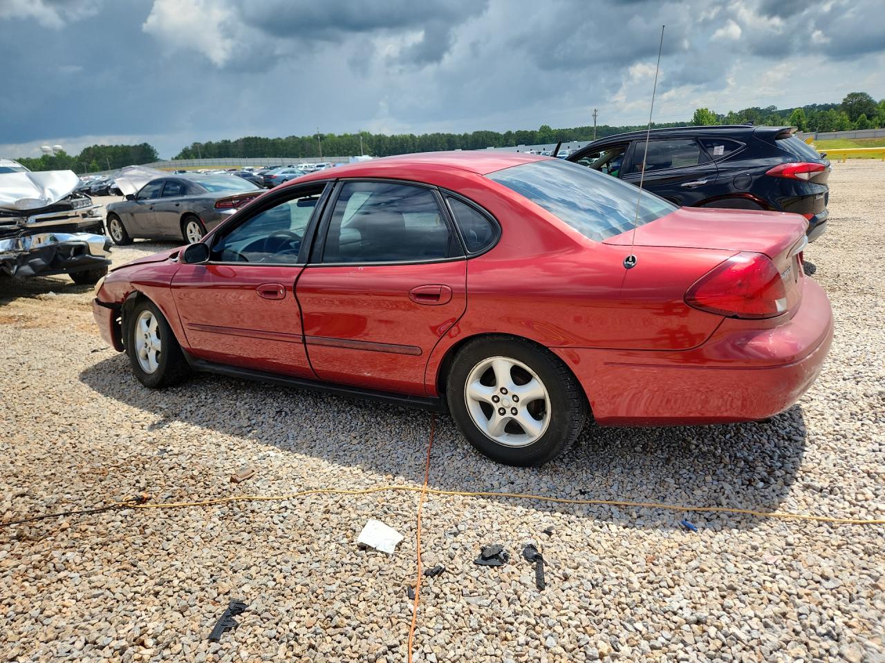 2001 Ford Taurus Se Красный vin: 1FAFP53U91A175852