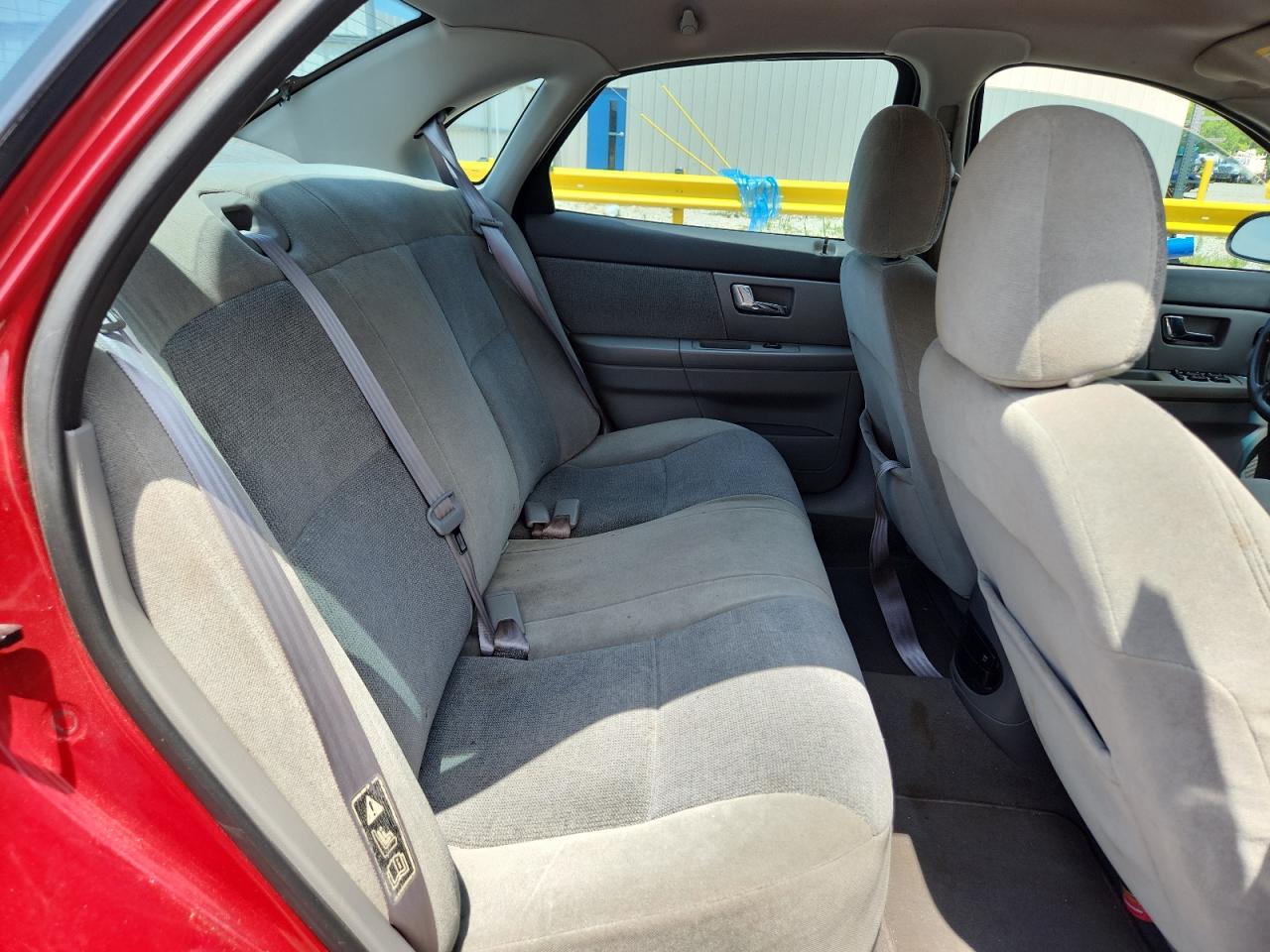 2001 Ford Taurus Se Красный vin: 1FAFP53U91A175852