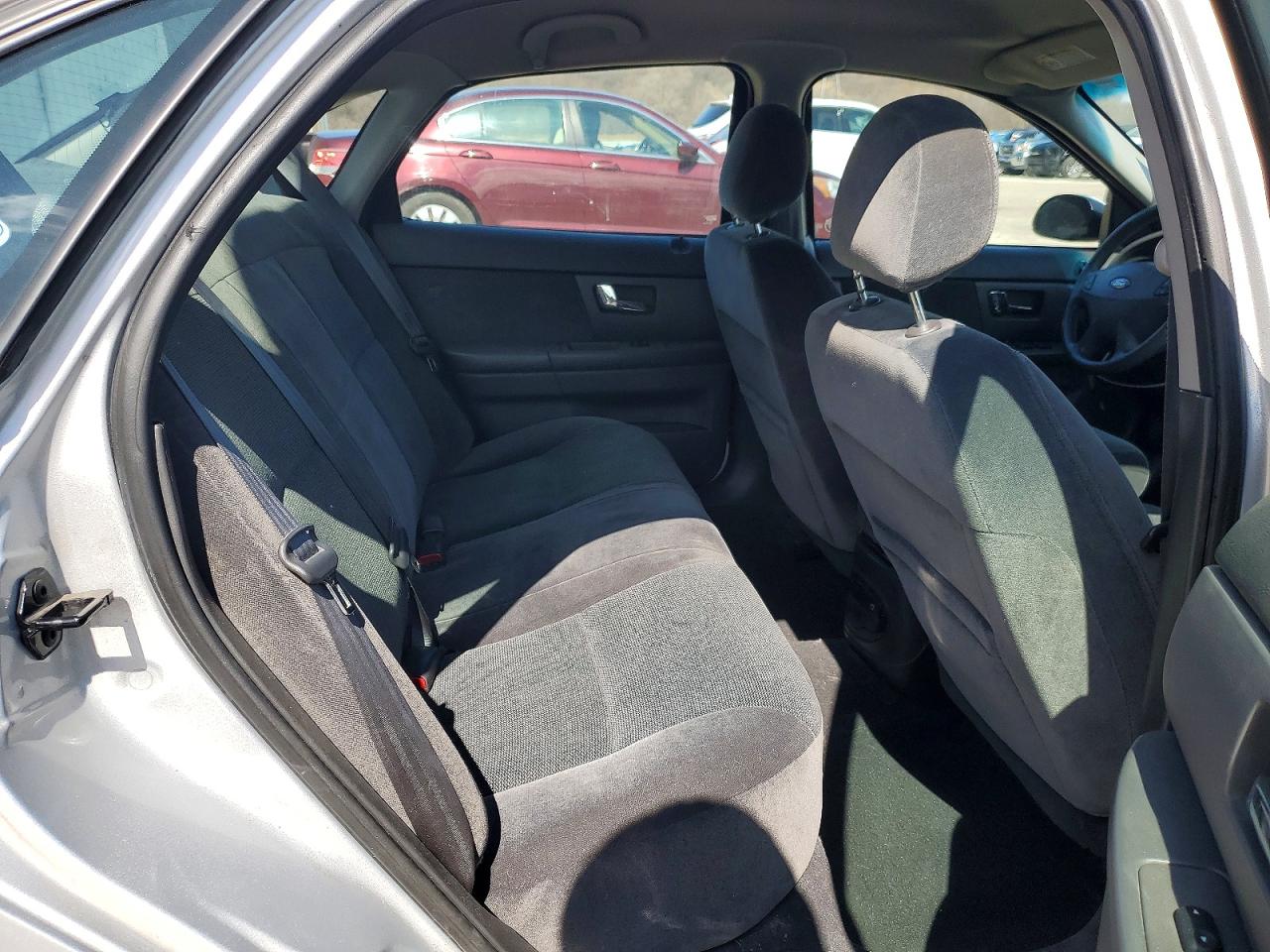 2002 Ford Taurus Se Silver vin: 1FAFP53U92G116248