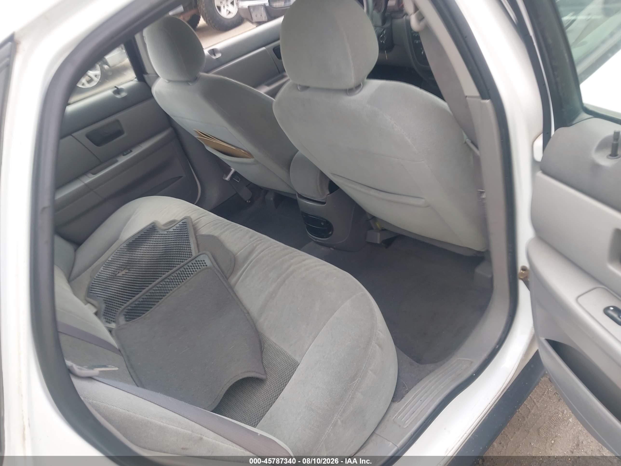2004 Ford Taurus Se White vin: 1FAFP53U94A102310