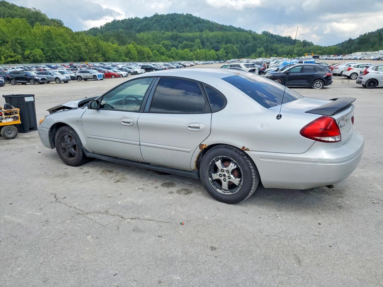 2005 Ford Taurus Серебряный vin: 1FAFP53U95A292546