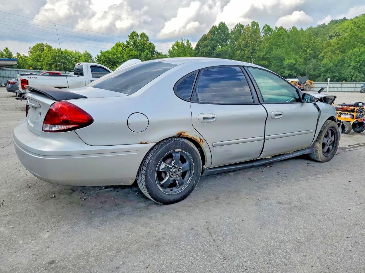 2005 Ford Taurus Серебряный vin: 1FAFP53U95A292546