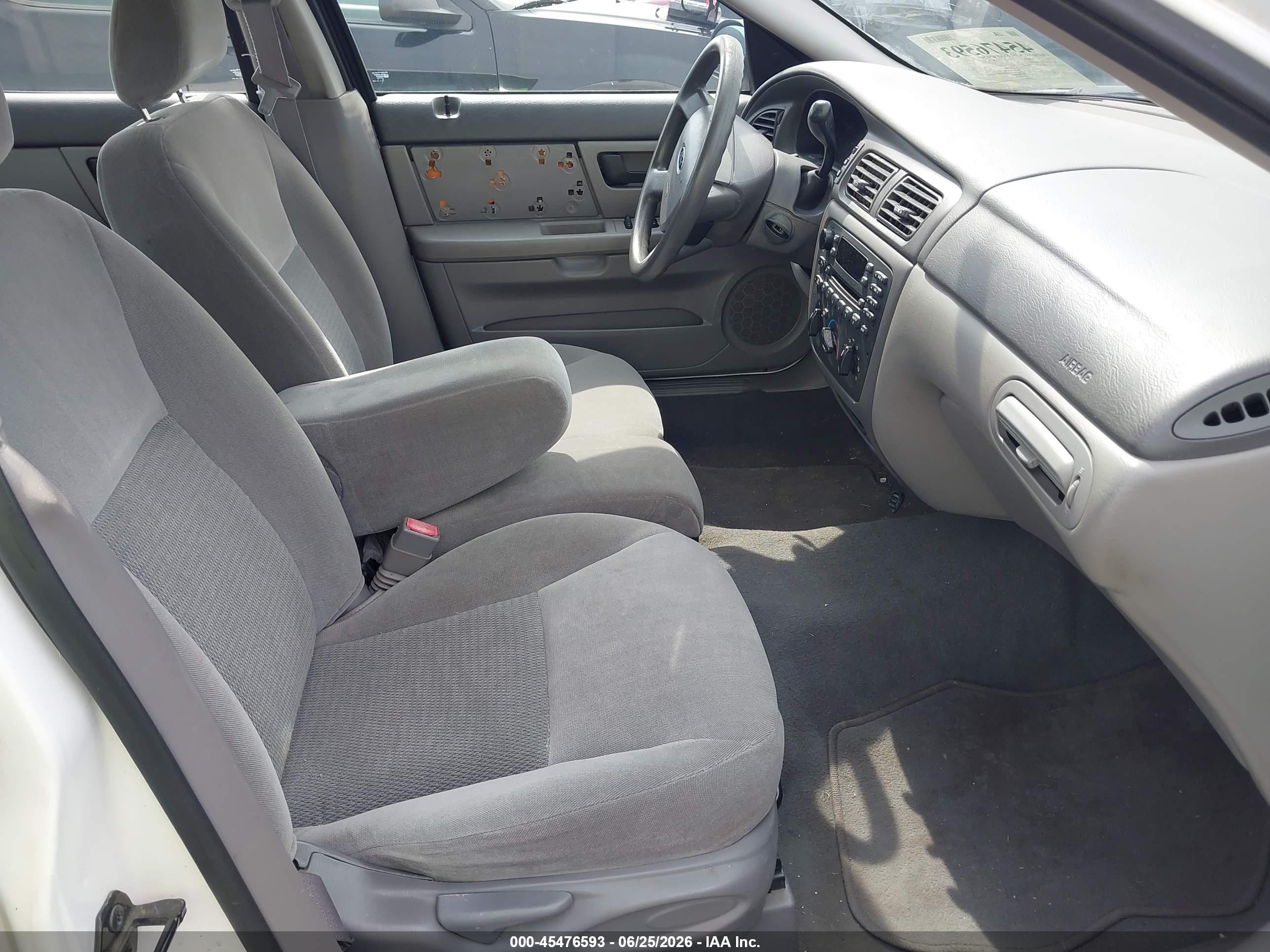 2006 Ford Taurus Se White vin: 1FAFP53U96A254333