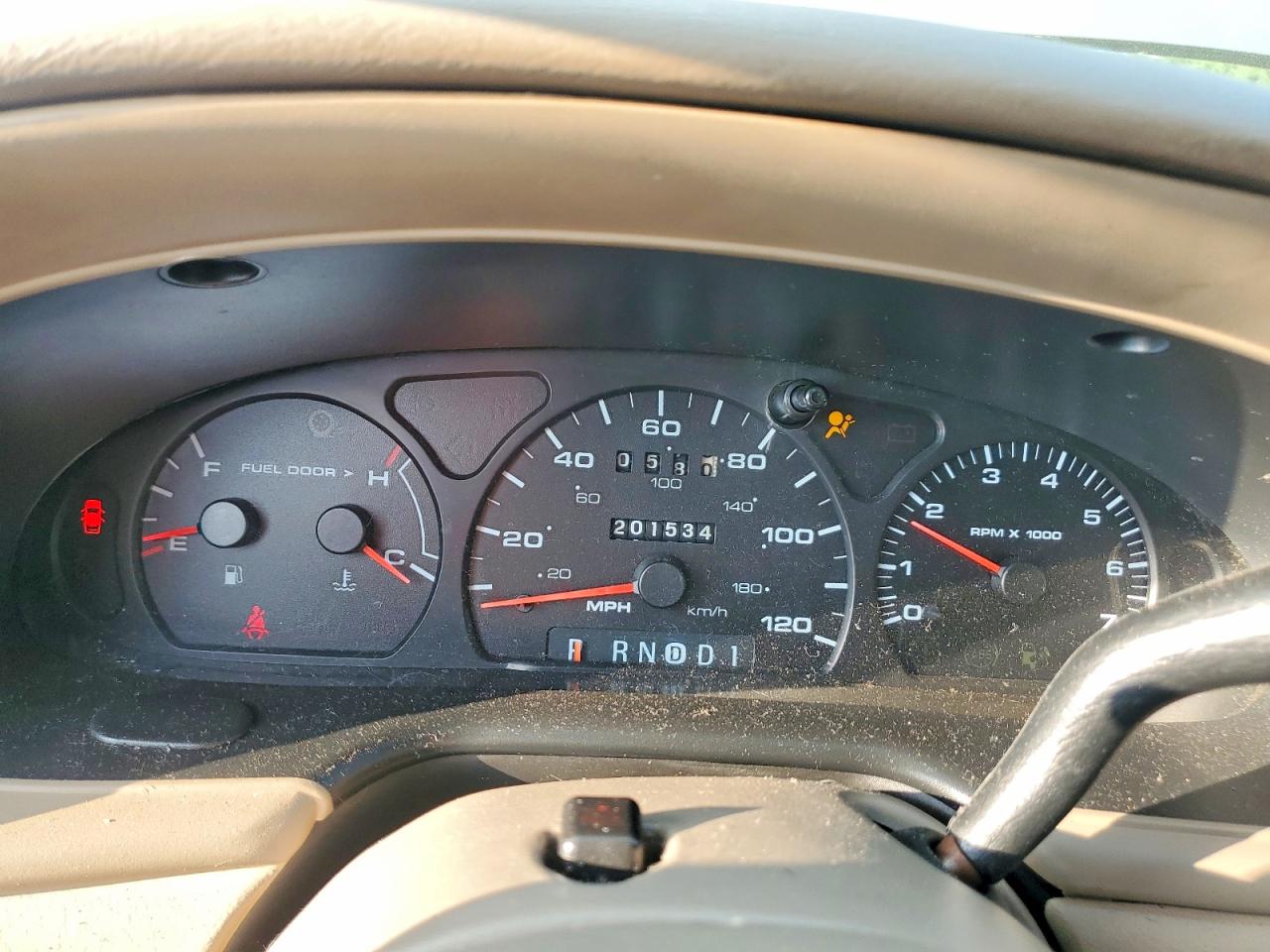 2003 Ford Taurus Se Золотой vin: 1FAFP53UX3A192971