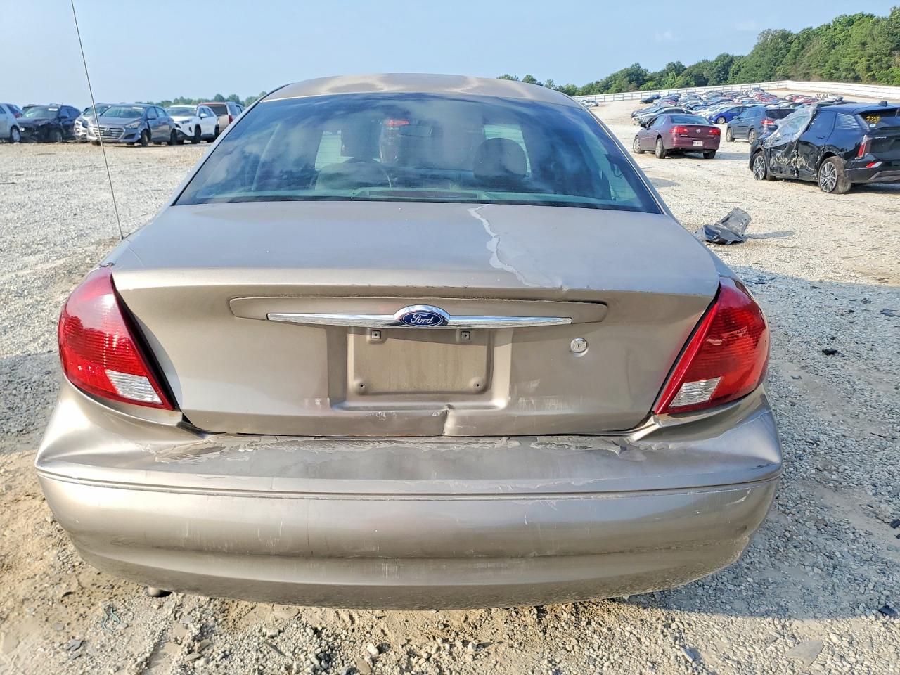 2003 Ford Taurus Se Золотой vin: 1FAFP53UX3A192971