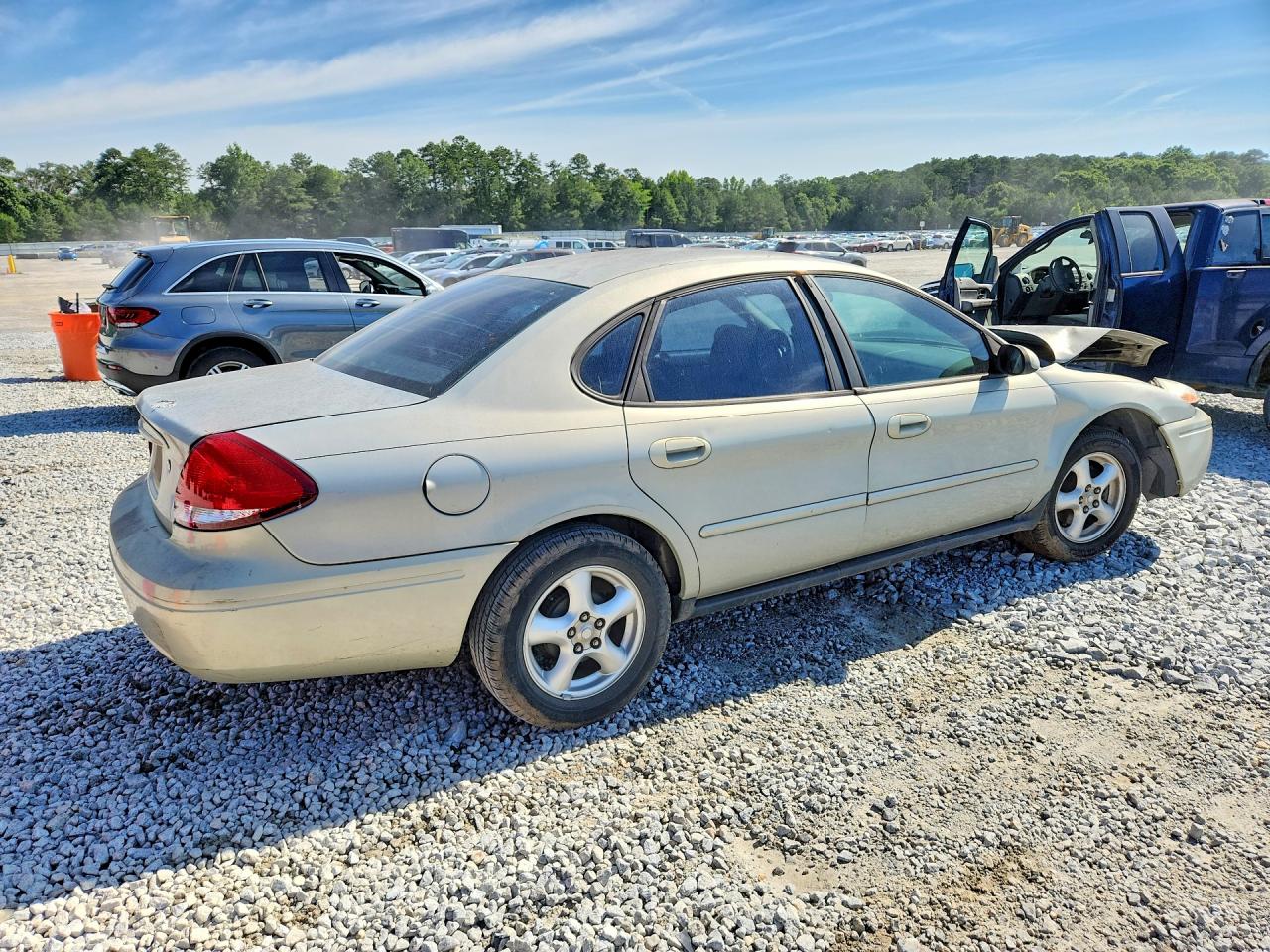 2004 Ford Taurus Se Золотой vin: 1FAFP53UX4A147918