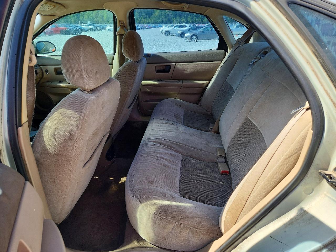 2004 Ford Taurus Se Золотой vin: 1FAFP53UX4A147918