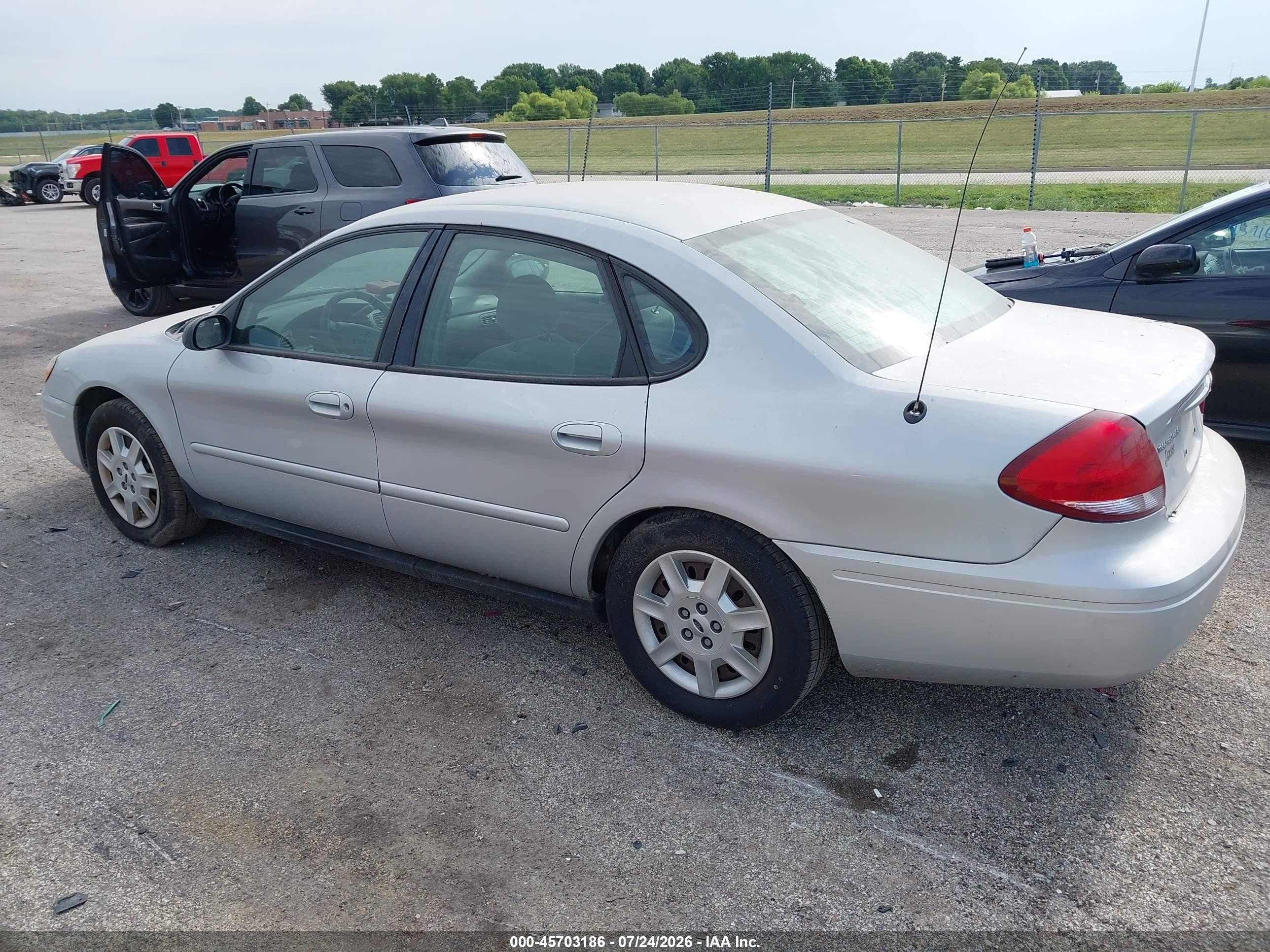 2007 Ford Taurus Se Silver vin: 1FAFP53UX7A213839