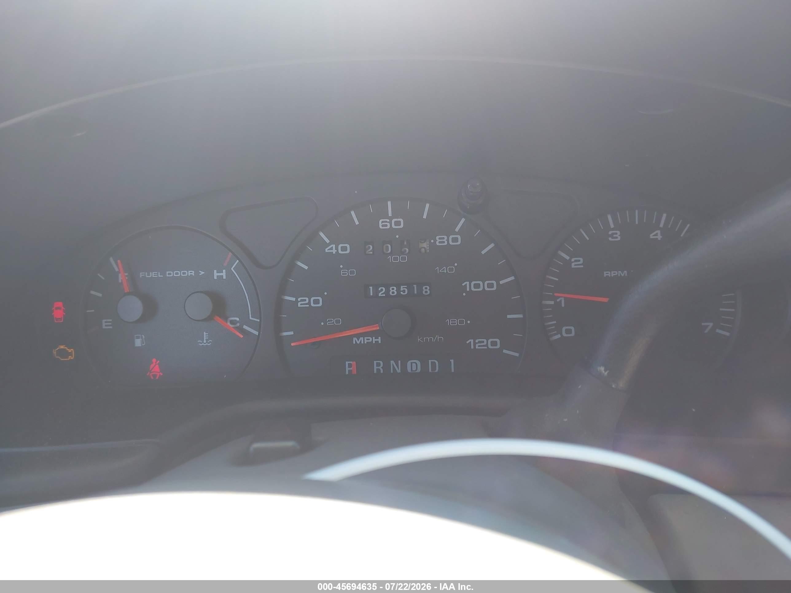 2000 Ford Taurus Ses White vin: 1FAFP5522YG140346
