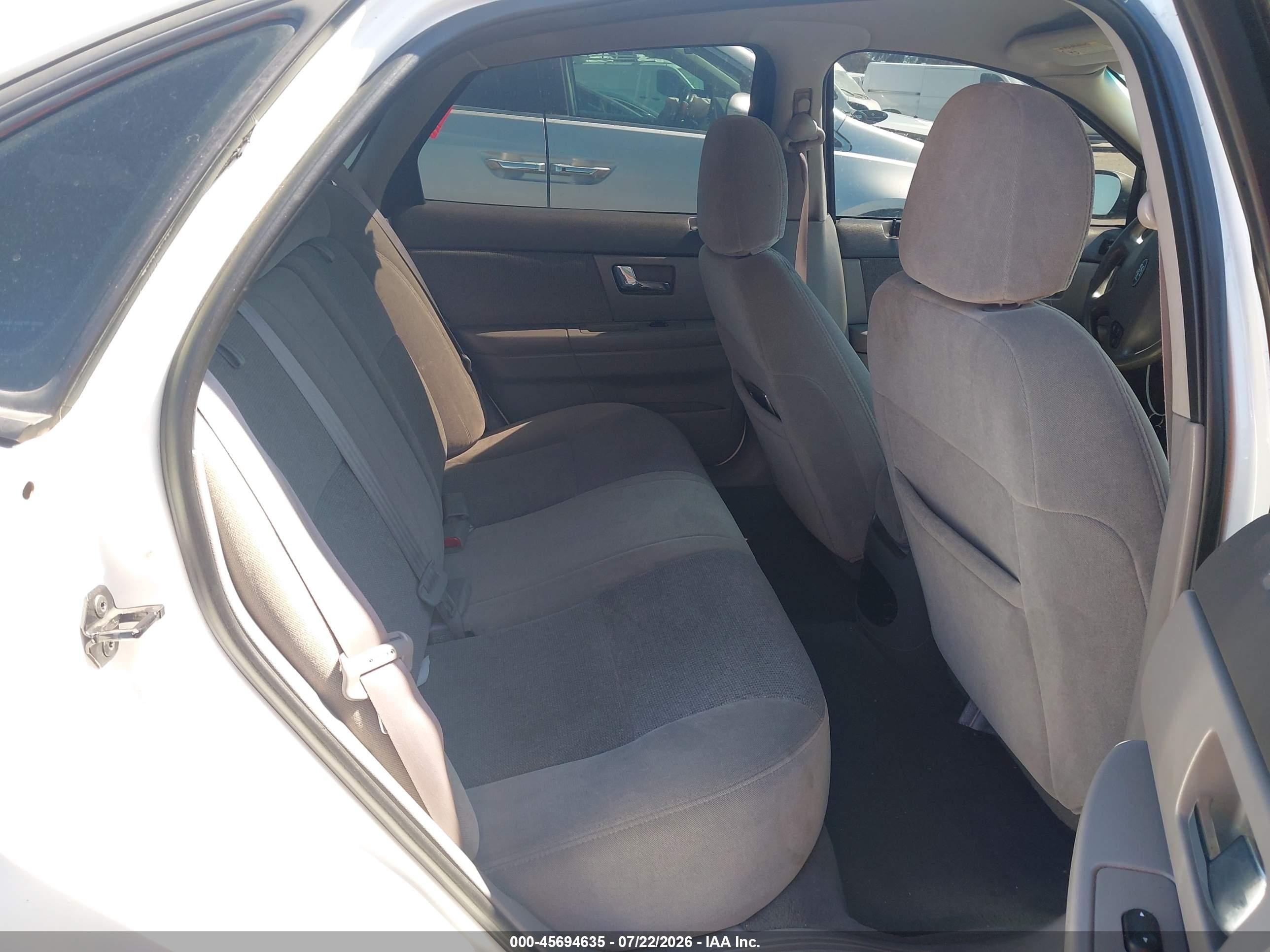 2000 Ford Taurus Ses White vin: 1FAFP5522YG140346