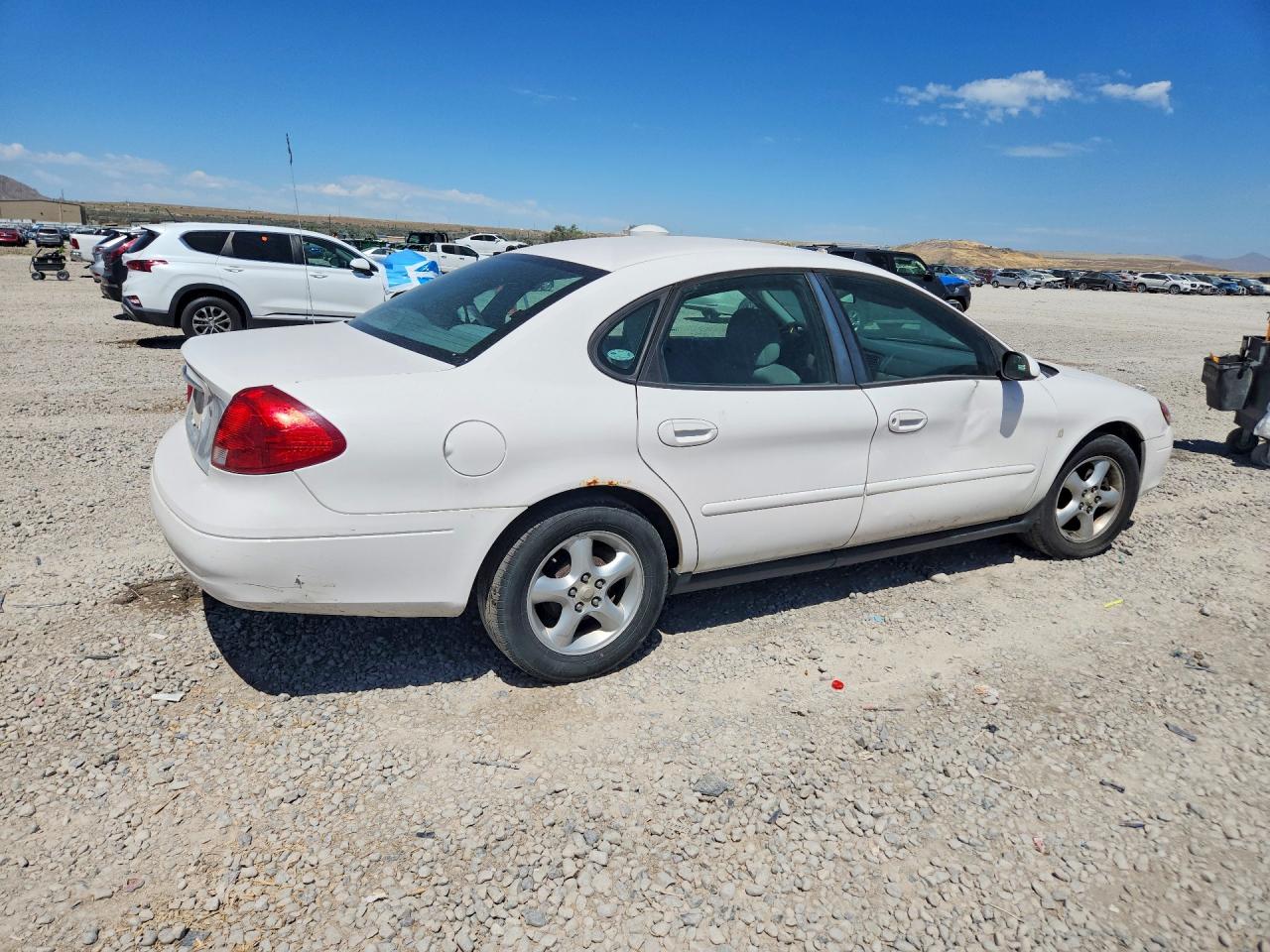 2001 Ford Taurus Ses White vin: 1FAFP55231G239053