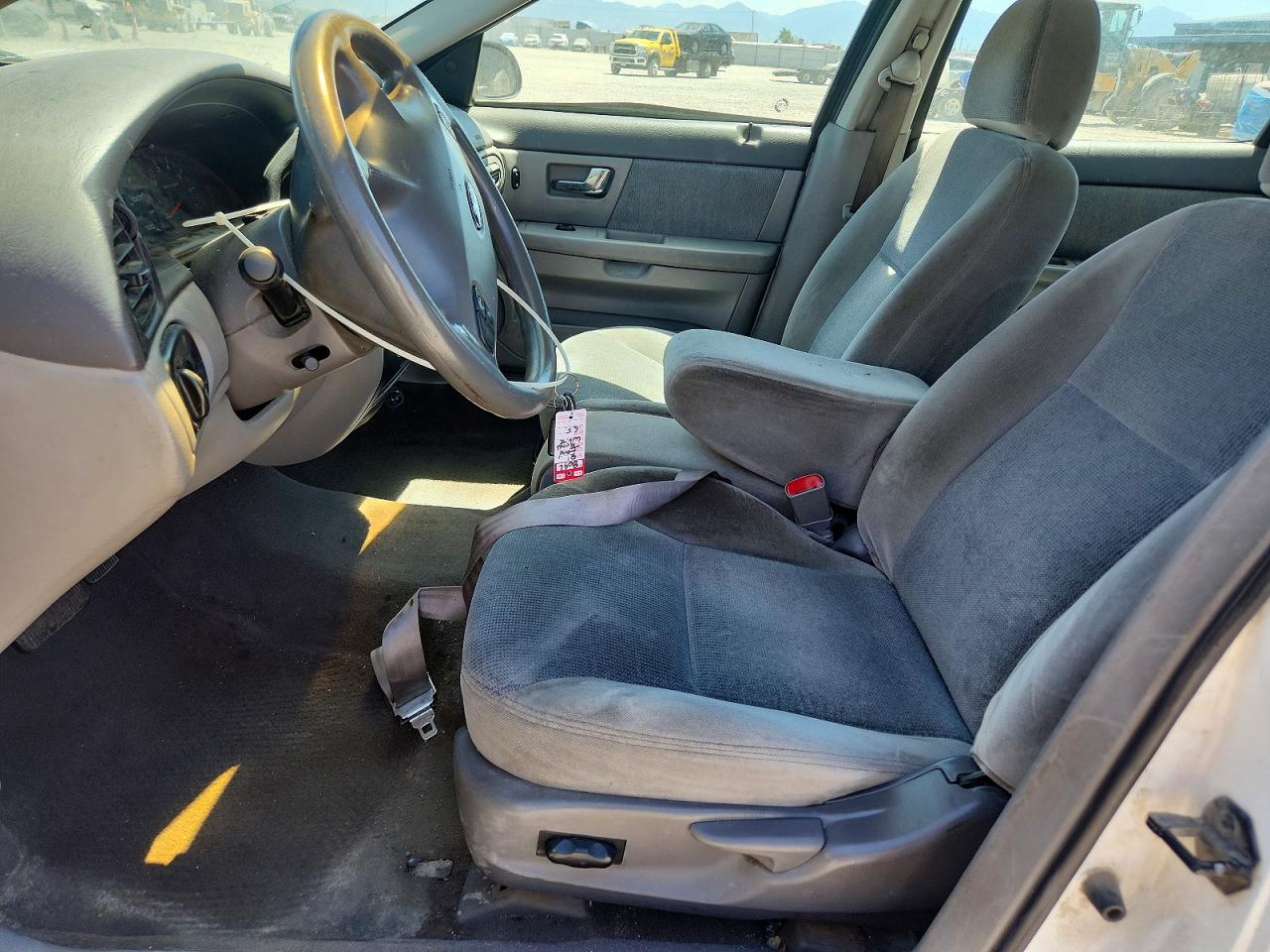 2001 Ford Taurus Ses White vin: 1FAFP55231G239053