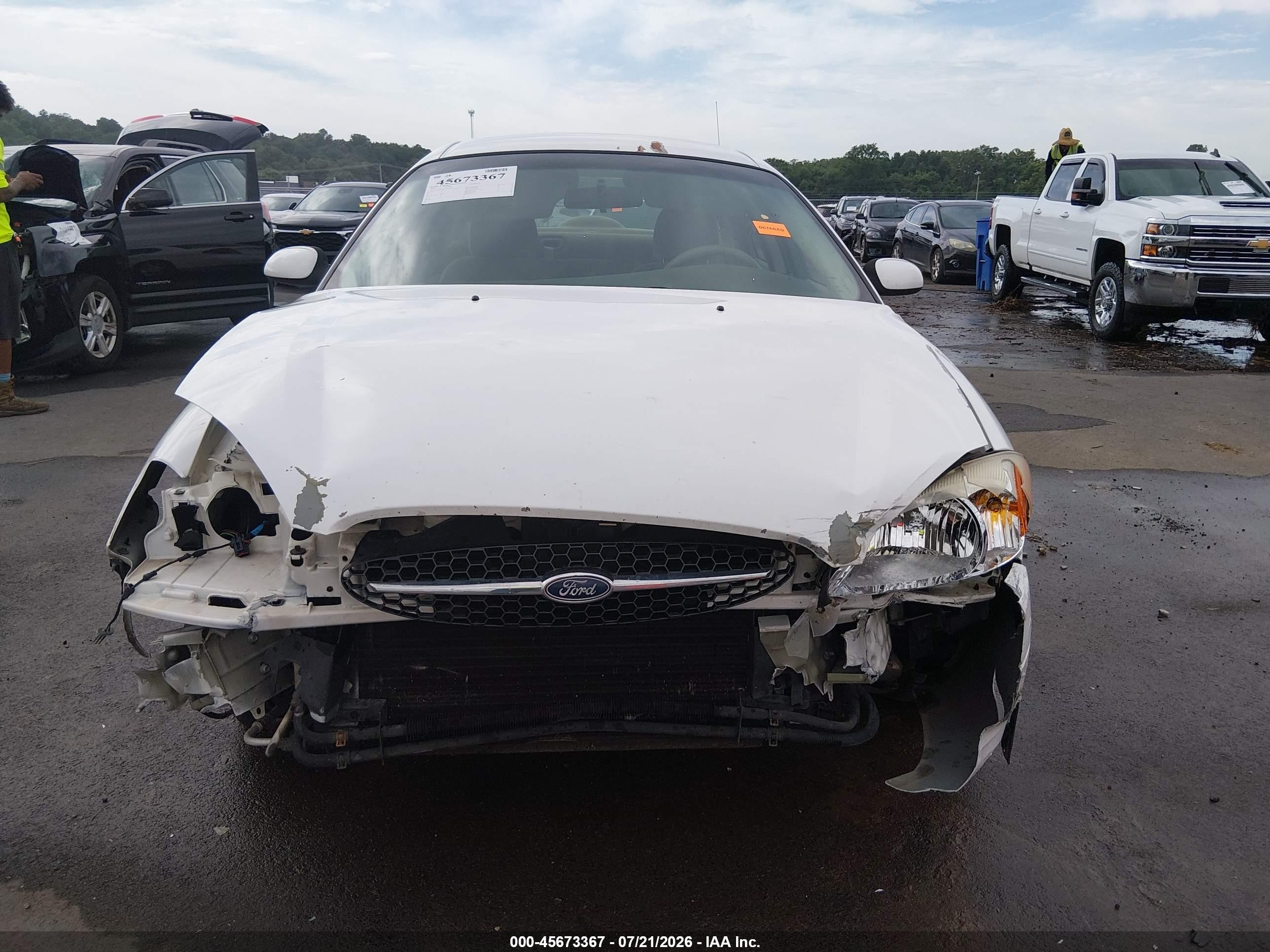 2000 Ford Taurus Ses White vin: 1FAFP5523YG134877