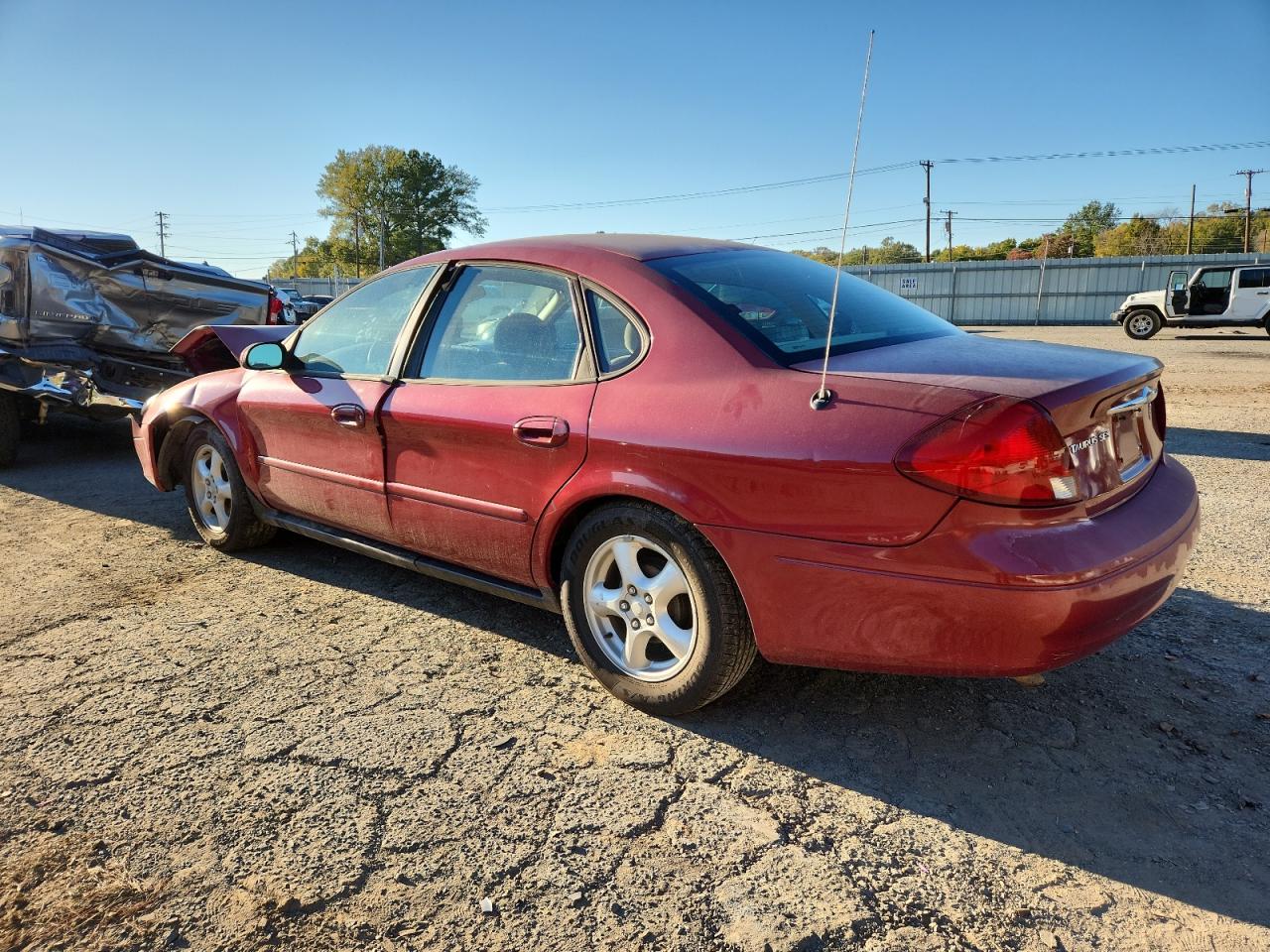 2003 Ford Taurus Ses Red vin: 1FAFP55263A208675