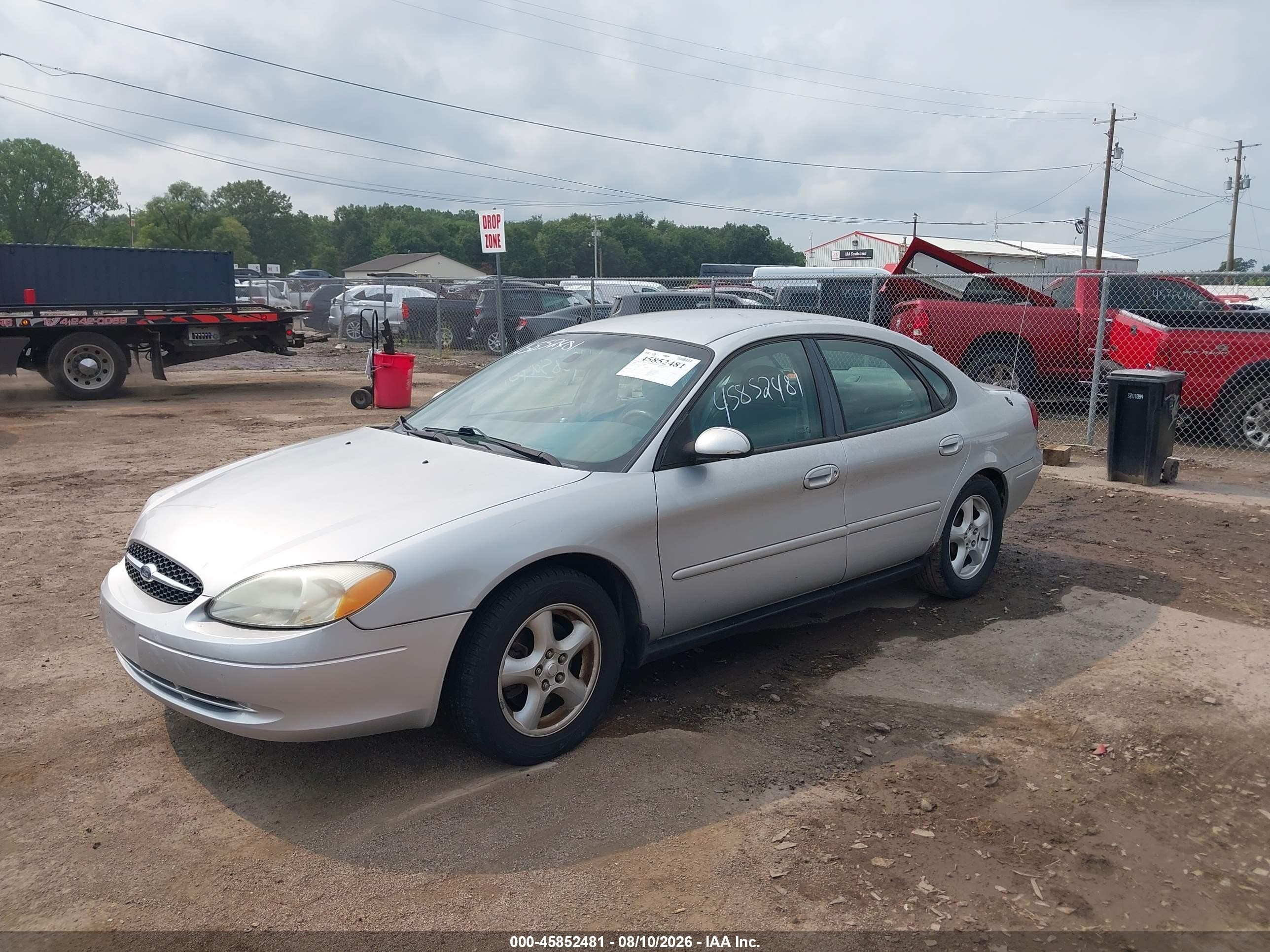 2003 Ford Taurus Ses Серебряный vin: 1FAFP55263G178879