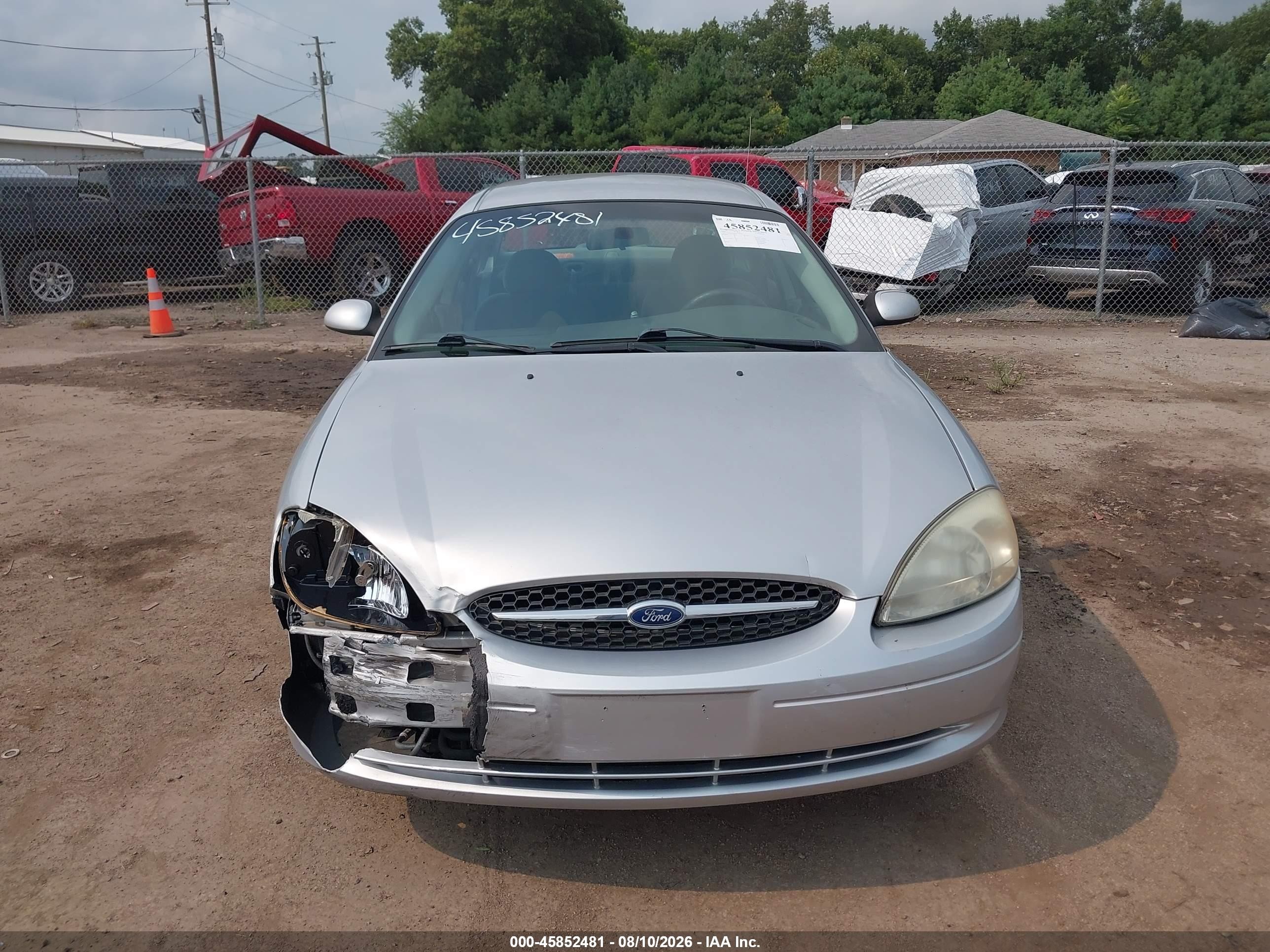 2003 Ford Taurus Ses Серебряный vin: 1FAFP55263G178879
